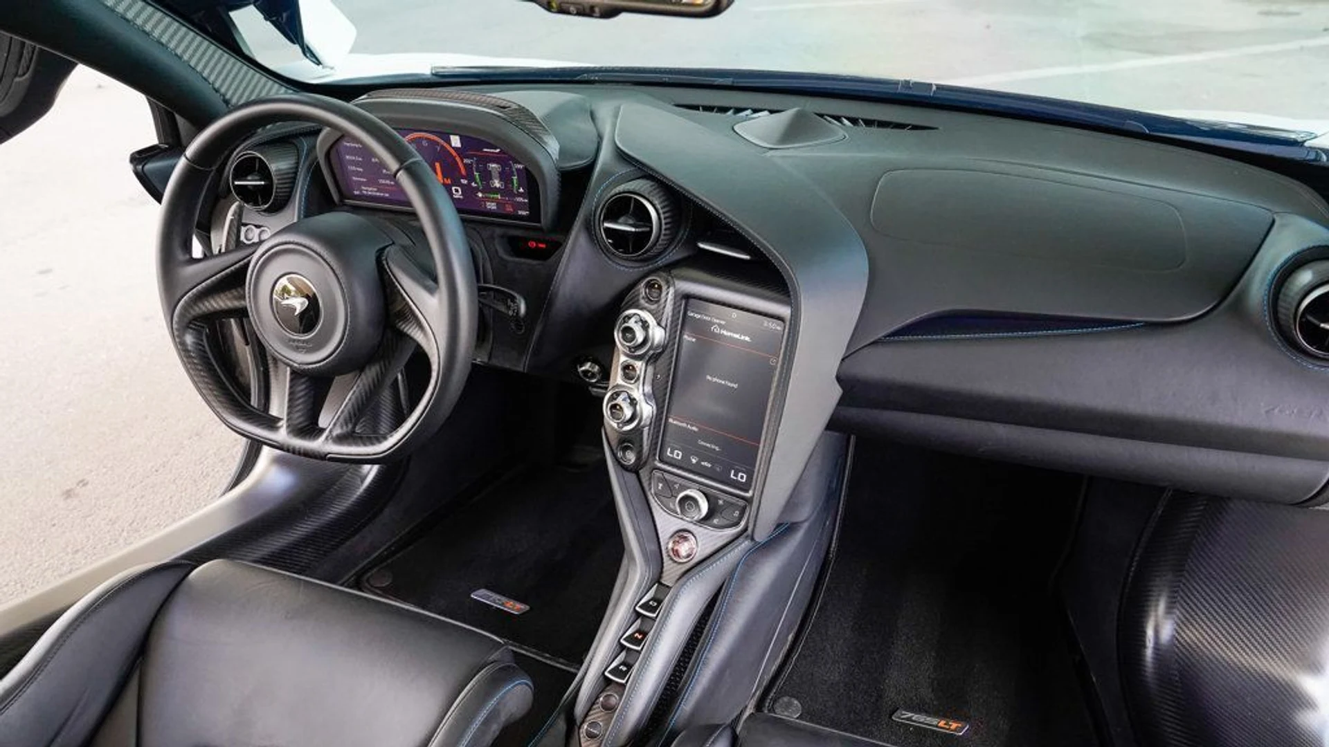 mph081_2213229233_used_2021_mclaren_765lt_coupe_14354_22828181_82_1024_e05a5fd75c