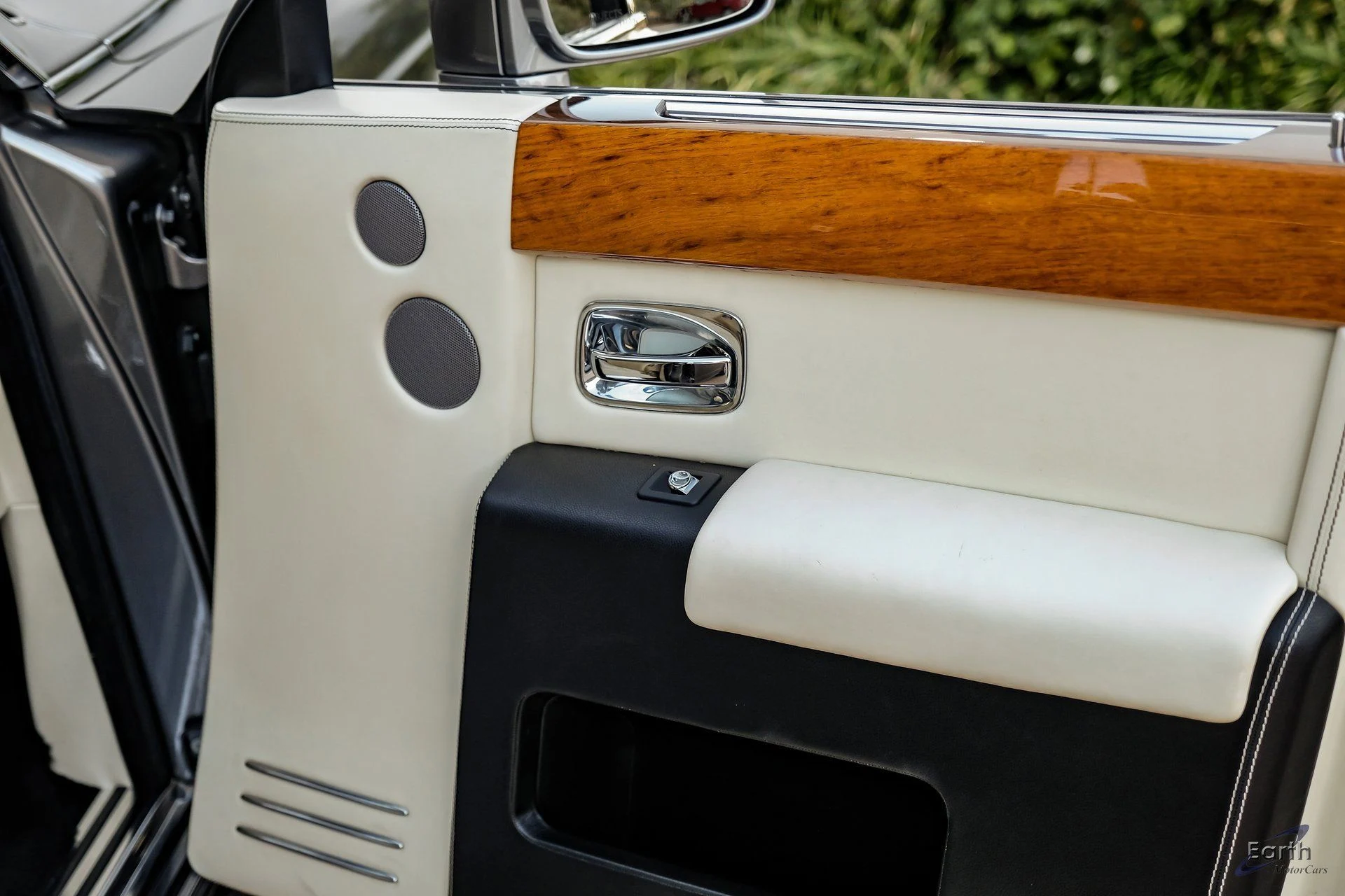 mph081_223585078_94e87c7cddf9f46621b825b479c87e24x_ef3443efb4