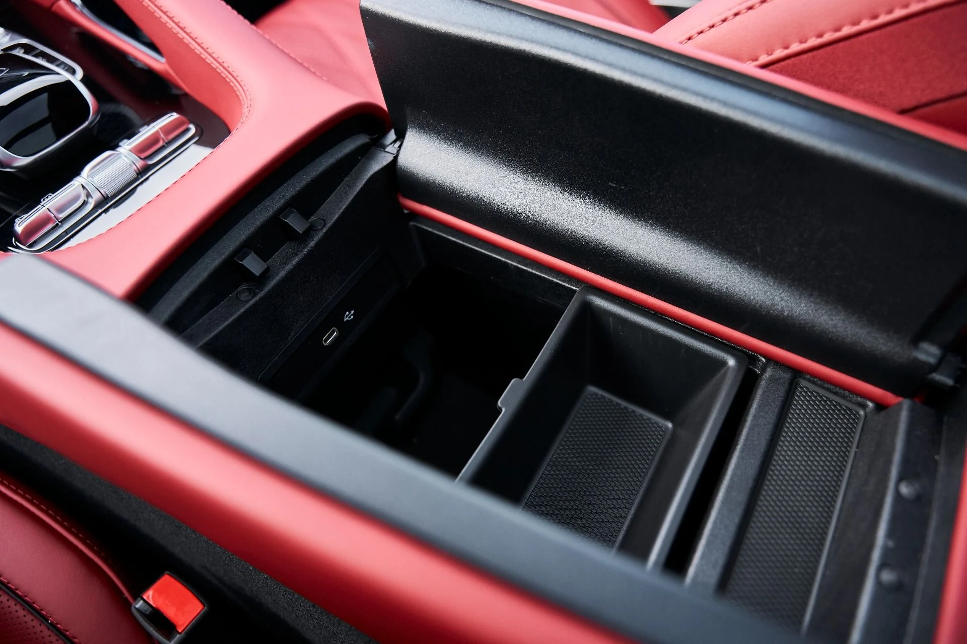 mph081_2285467708_Used_2026_Mercedes_Benz_GLS_Maybach_GLS_600_1769136427_5447d676a5