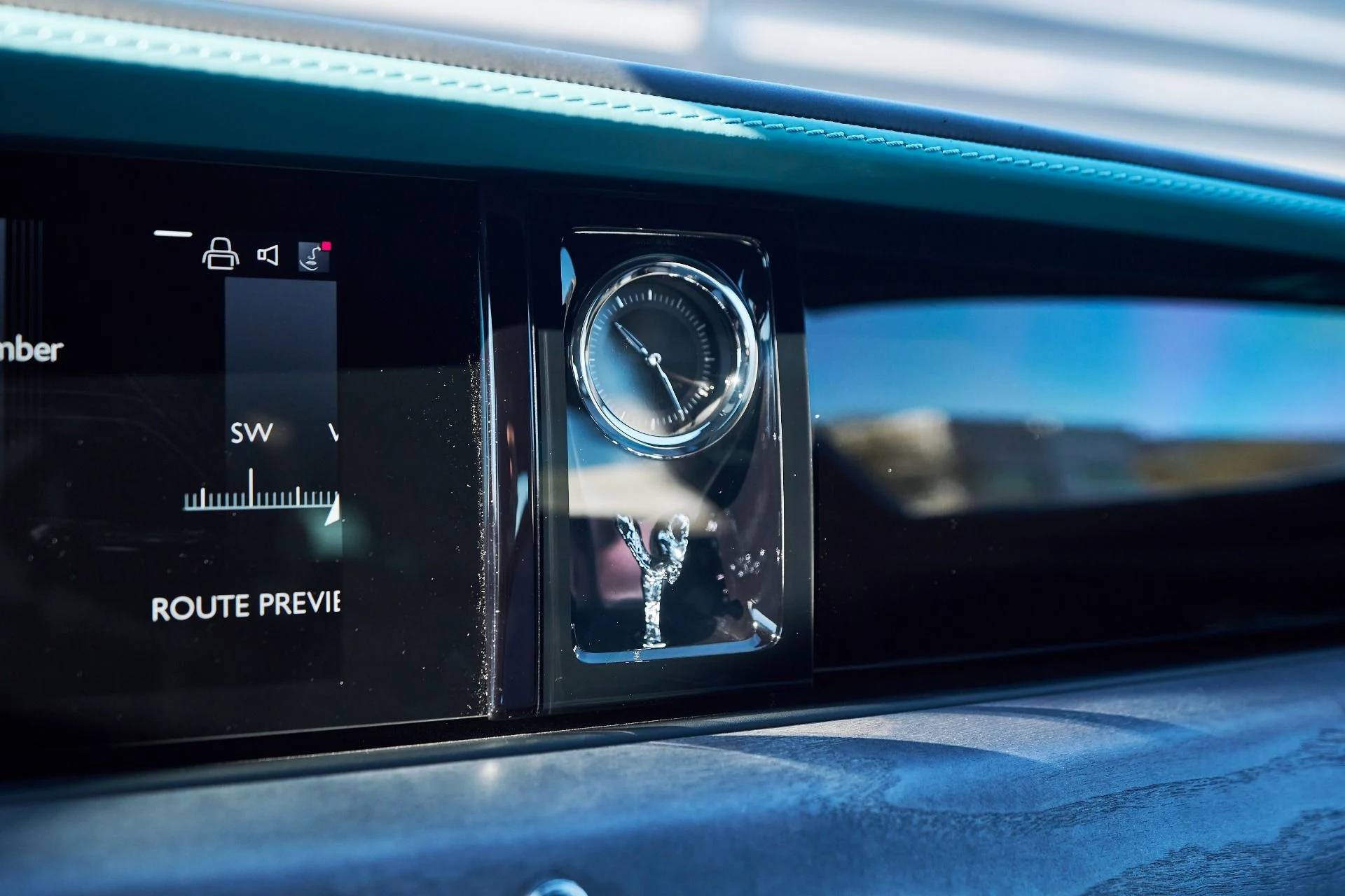 mph081_2331055317_Used_2025_Rolls_Royce_Ghost_Base_1765592322_3689f56297