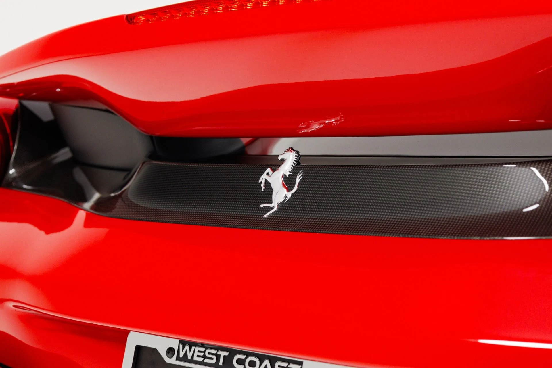 mph081_2343744570_Used_2020_Ferrari_488_Pista_1775511022_9808d518a9