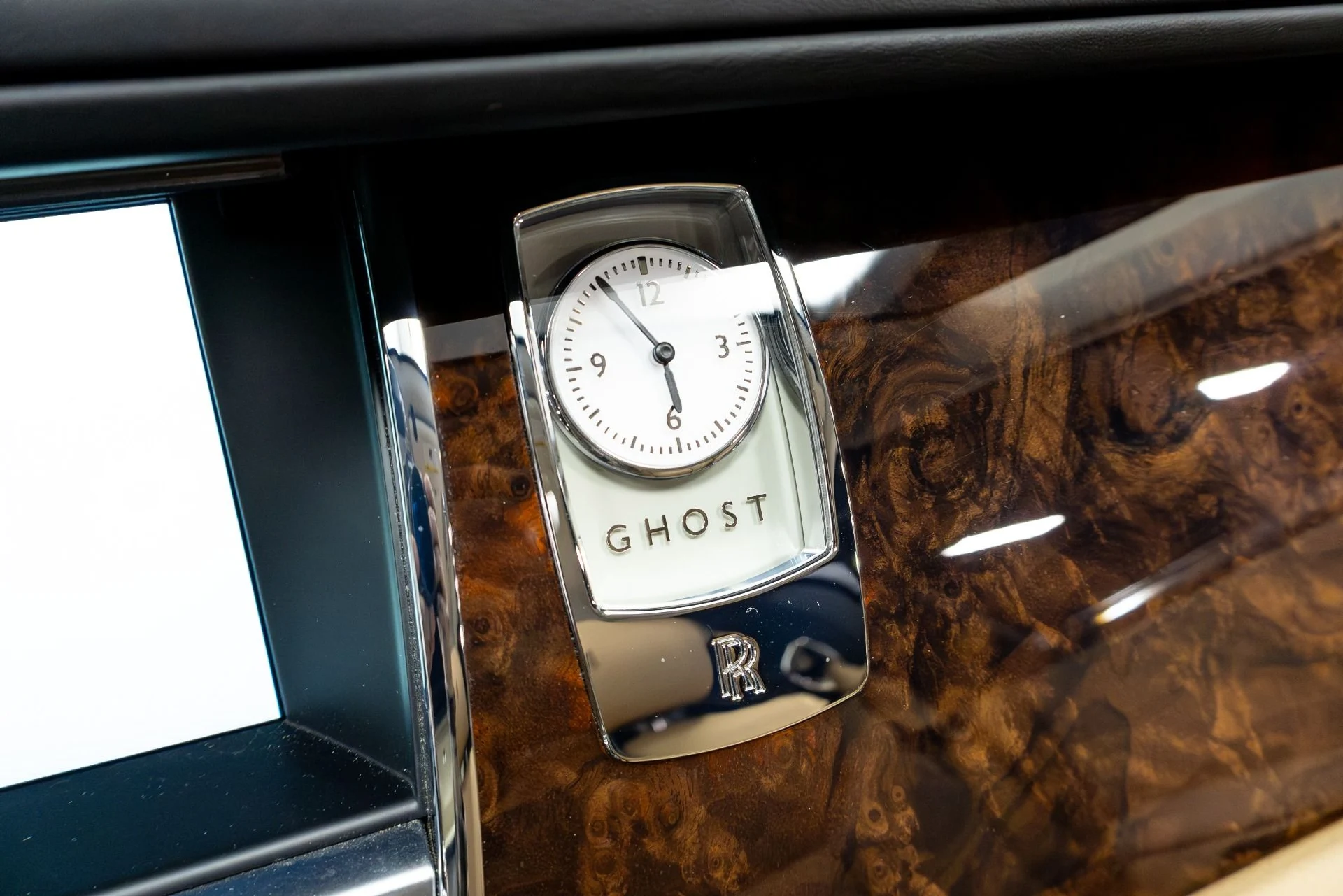 mph081_2458371117_Used_2017_Rolls_Royce_Ghost_1774888920_a72639f359