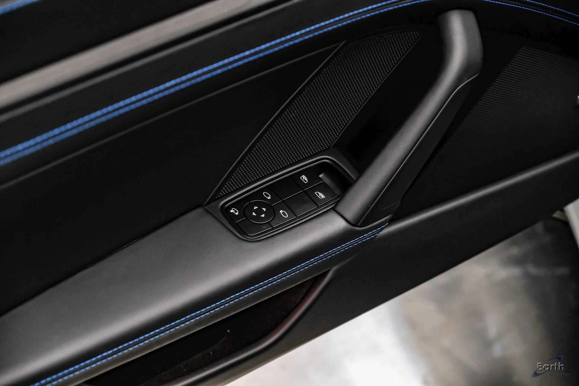 mph081_2530305199_f0a4f361b5d15e022227a42f92c74f10x_dc137322bd