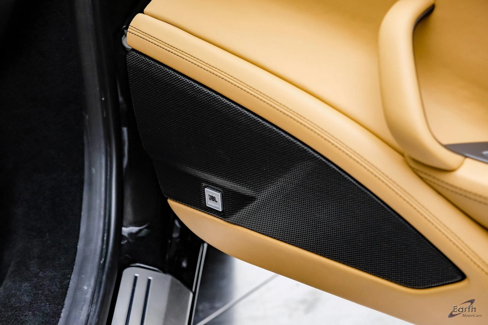 mph081_2573111259_eb3e305668f9c9020f9c1f57846b535ax_9f105c75ac