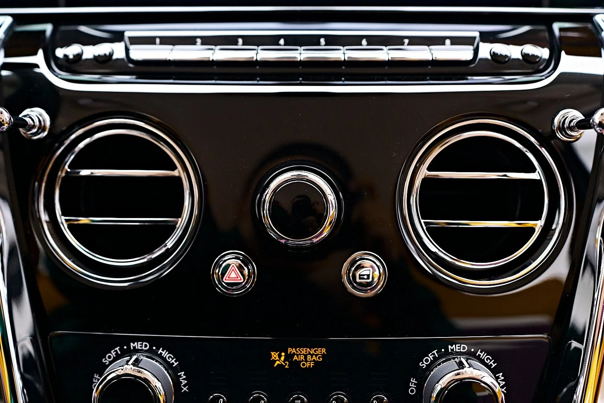 mph081_2936545493_Used_2025_Rolls_Royce_Cullinan_Base_1736646133_e6244b87a4