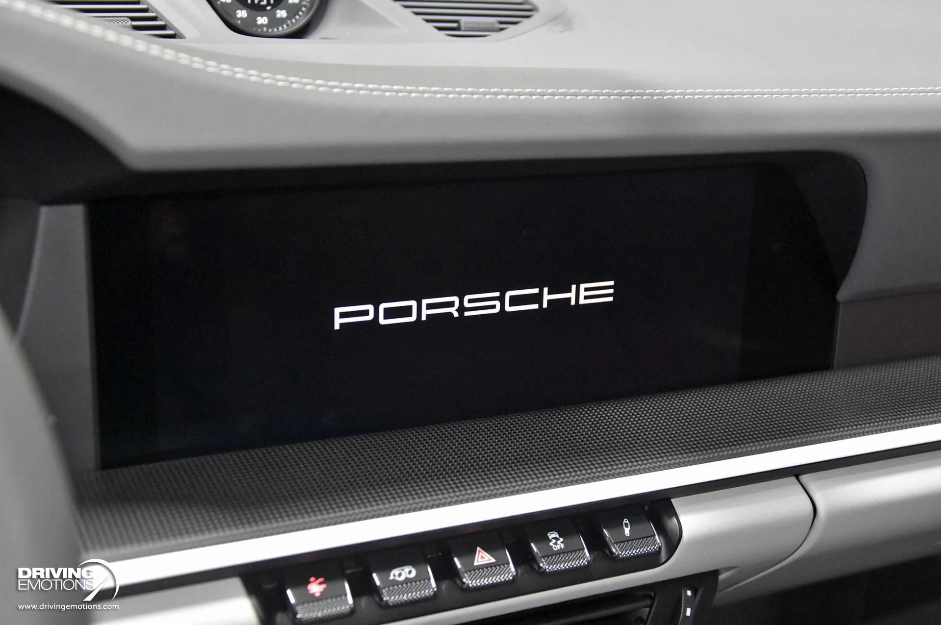 mph081_305427038_898_p82_l_fa1a3d52cb