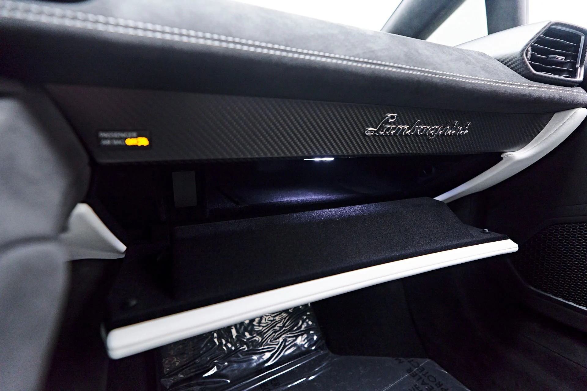 mph081_3089472685_Used_2023_Lamborghini_Huracan_Tecnica_Base_1750384074_8c0b9ccd1b