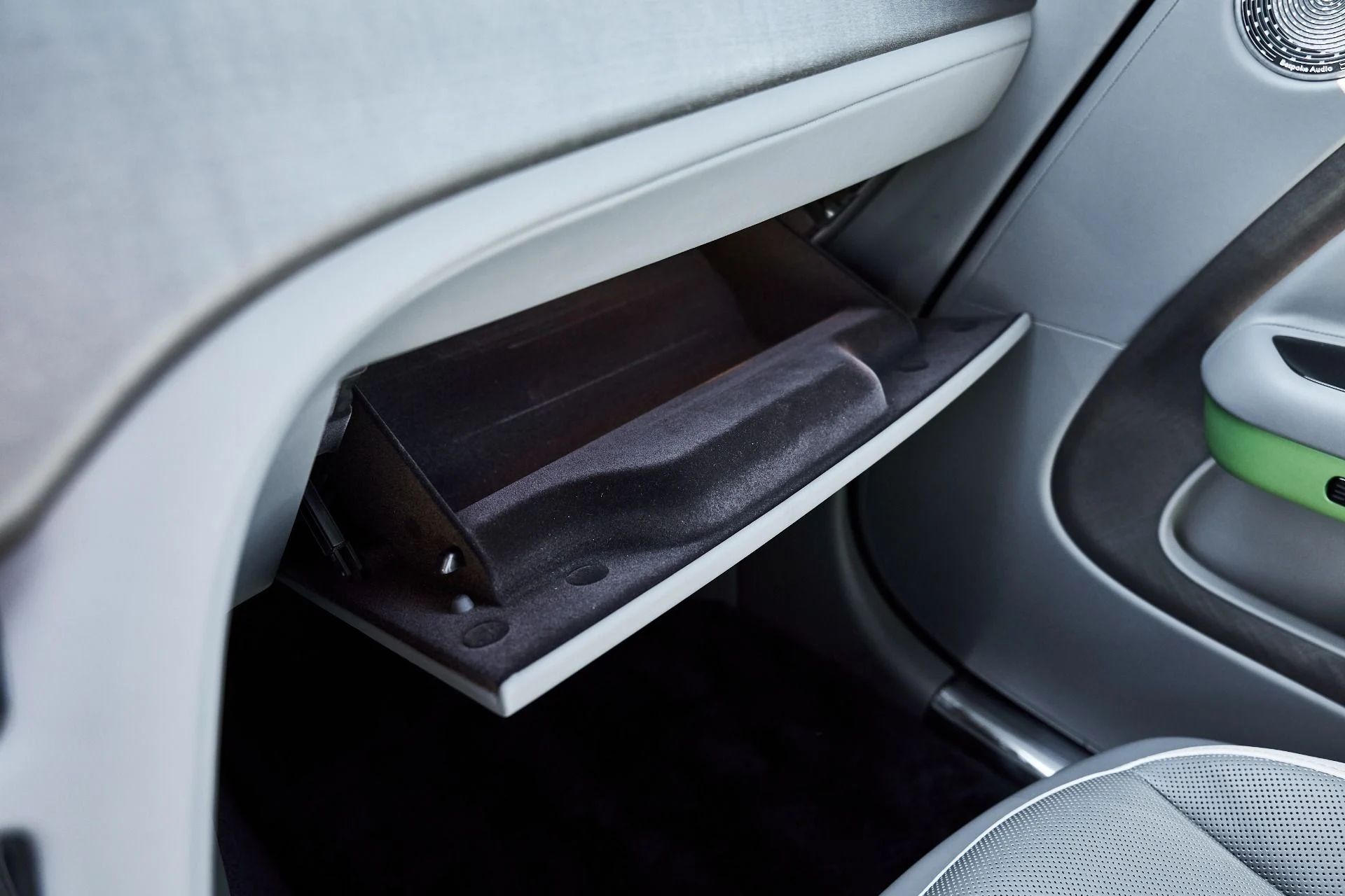 mph081_3099013337_Used_2024_Rolls_Royce_Spectre_Mansory_1776840183_f294099350