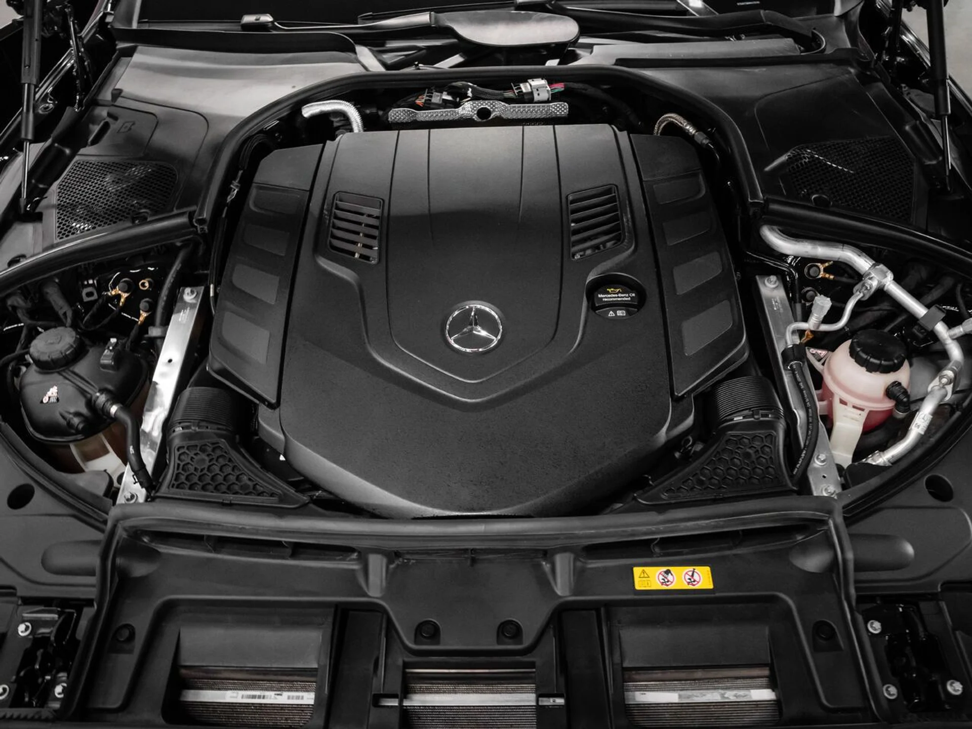 mph081_3279966647_mercedes_benz_s_class_2023_6f2b019134