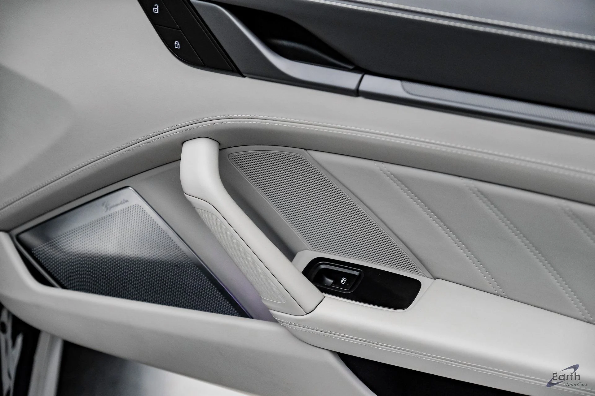 mph081_333166245_d6c91cbef0b3af966cda89165bf82373x_1c9cede1da