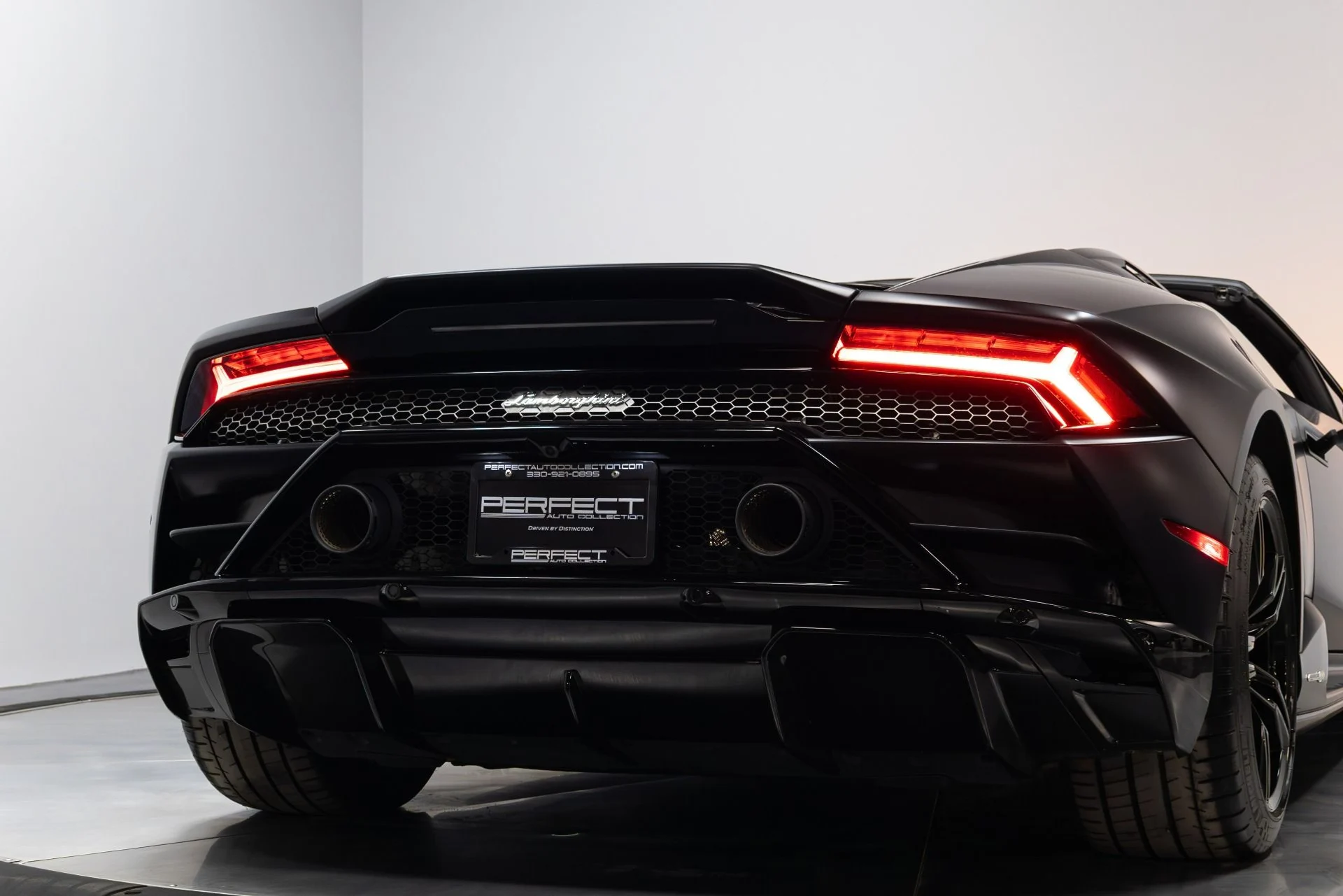 mph081_3397115983_Used_2021_Lamborghini_Huracan_EVO_1773475781_fed37e181f