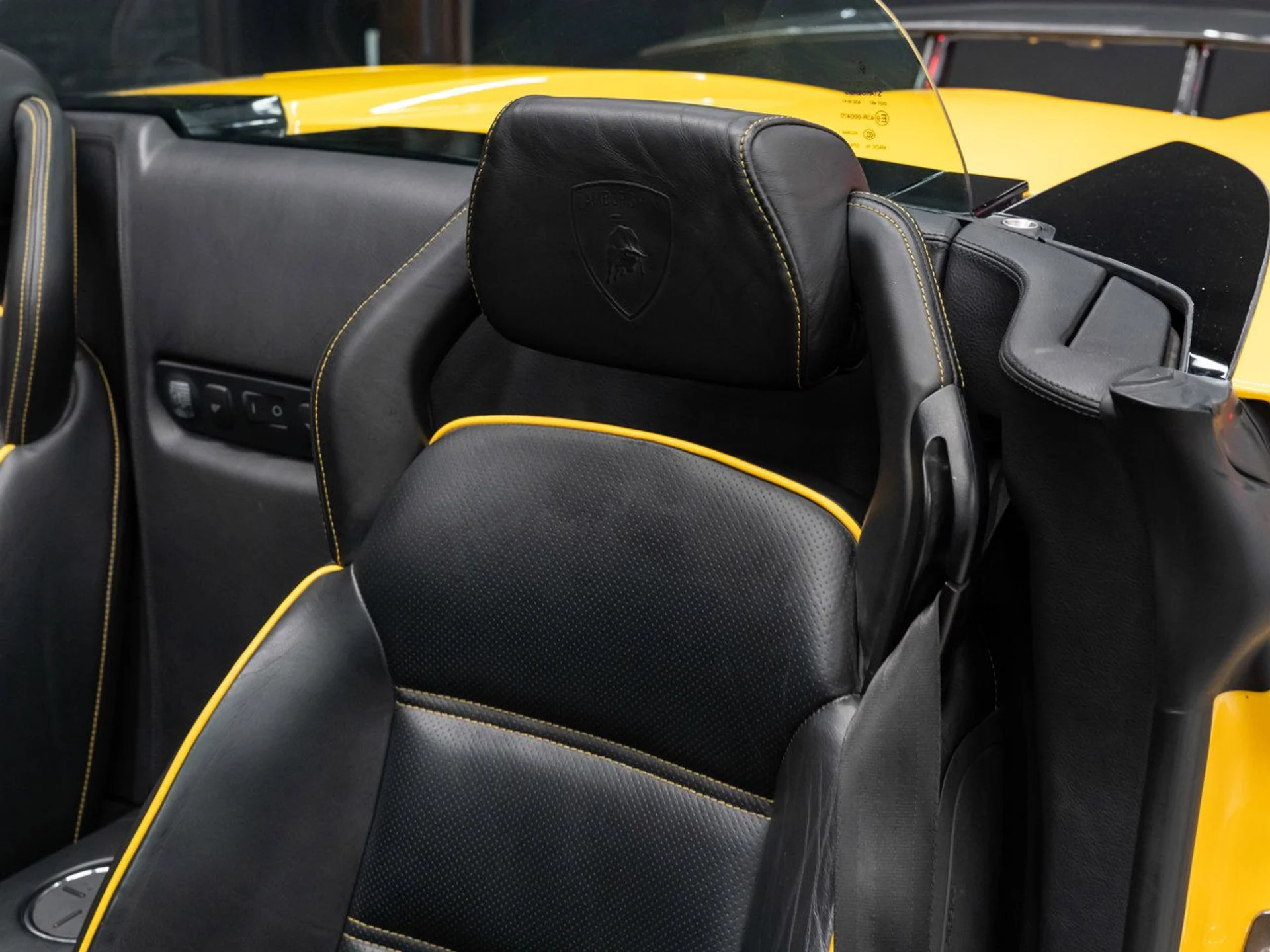 mph081_3403608652_lamborghini_gallardo_2006_b7cd18c8f1