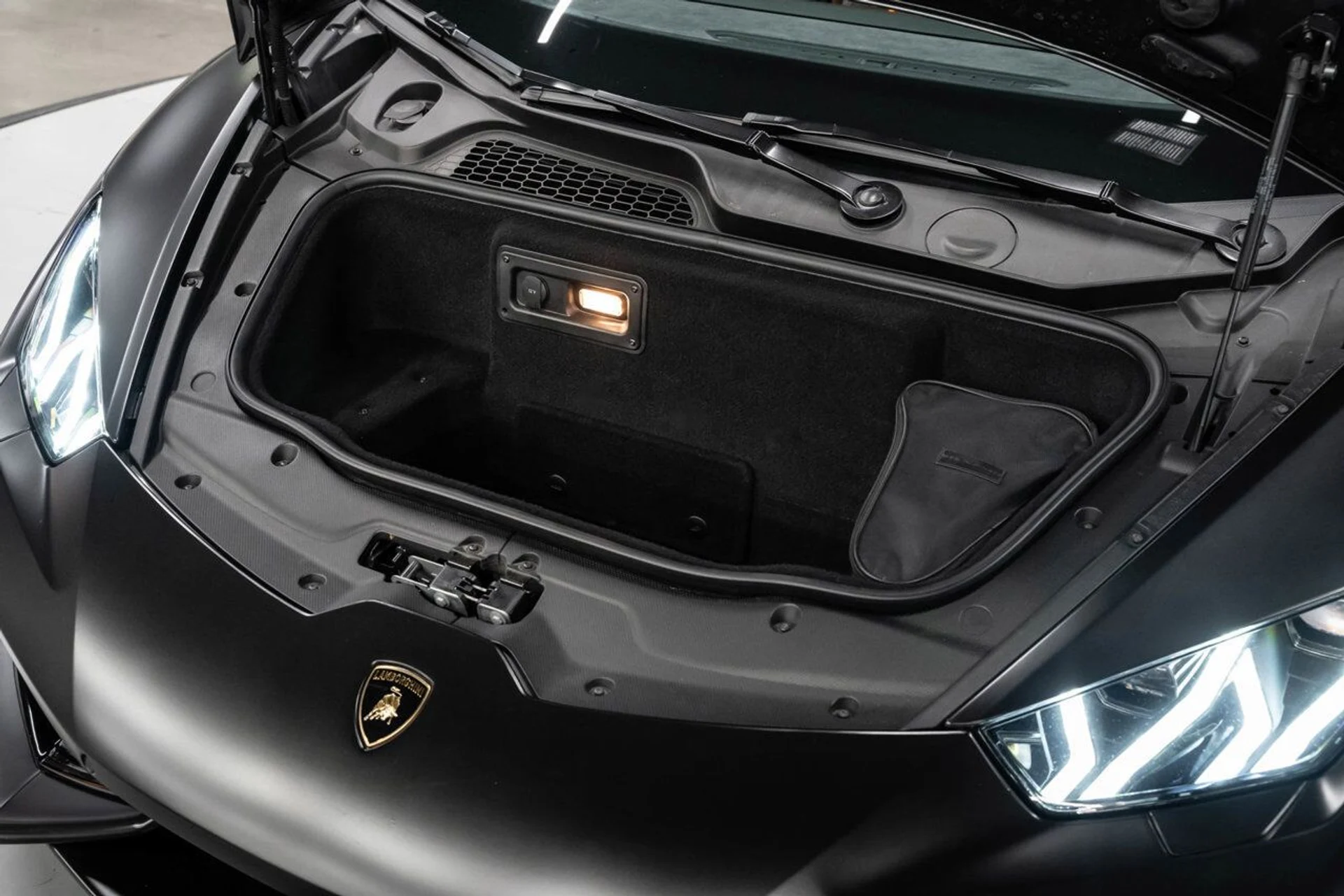 mph081_3659518025_lamborghini_huracan_2016_b3fa540b47