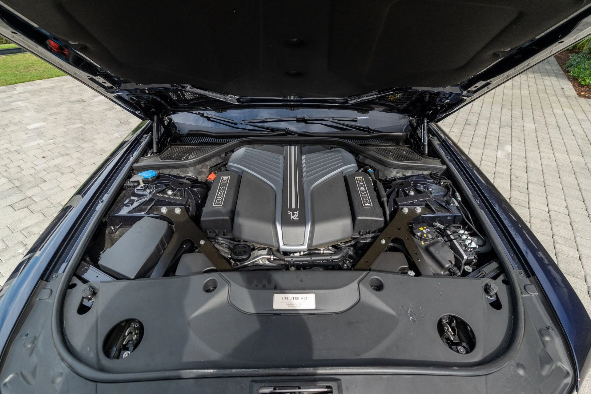 mph081_3668961226_Used_2023_Rolls_Royce_Black_Badge_Ghost_1765569637_a8faab0199