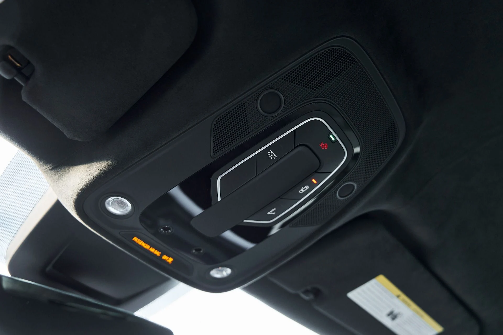 mph081_3794223015_Used_2025_Lamborghini_Urus_SE_1767720940_0070816e3c