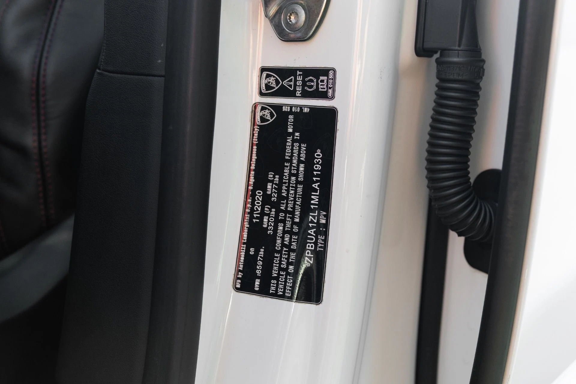 mph081_3838021663_Used_2021_Lamborghini_Urus_1767069879_3785e72d40