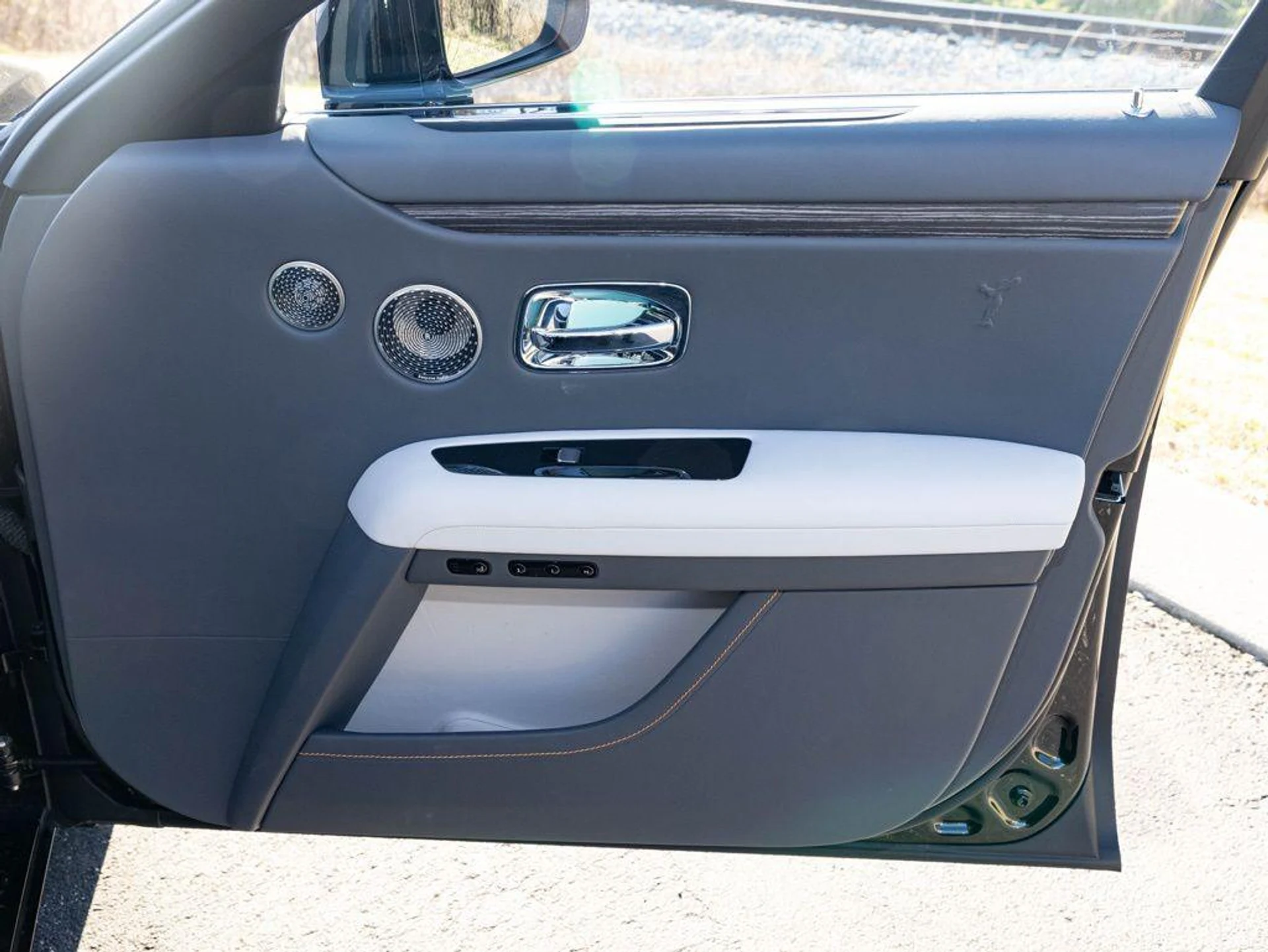 mph081_3877006582_499801363_69a75361cb60012ee7110d43_6ee9a6184e