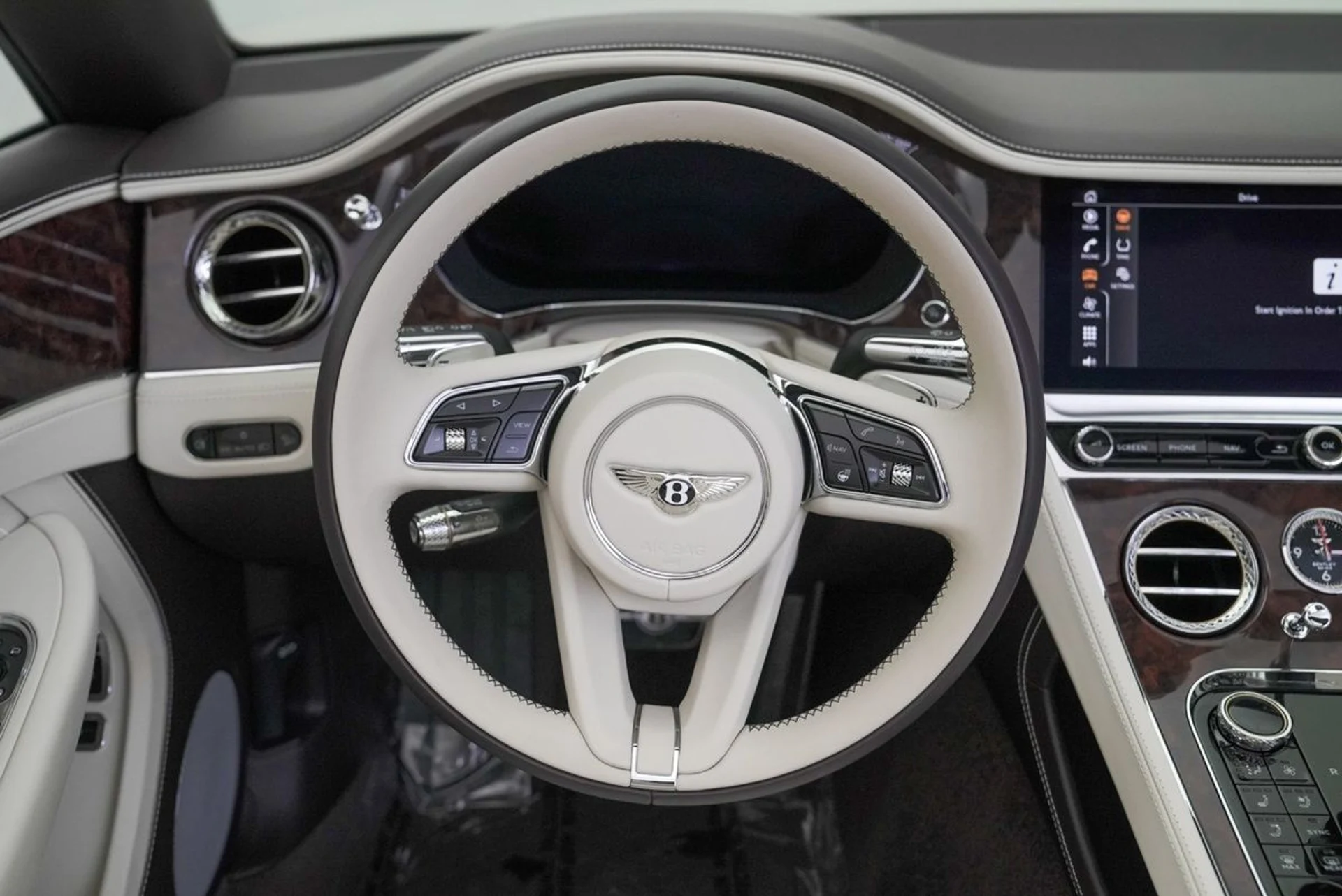 mph081_3881405683_y2bzcamqh2wu1y78l8favxj1kev2_031859dfce