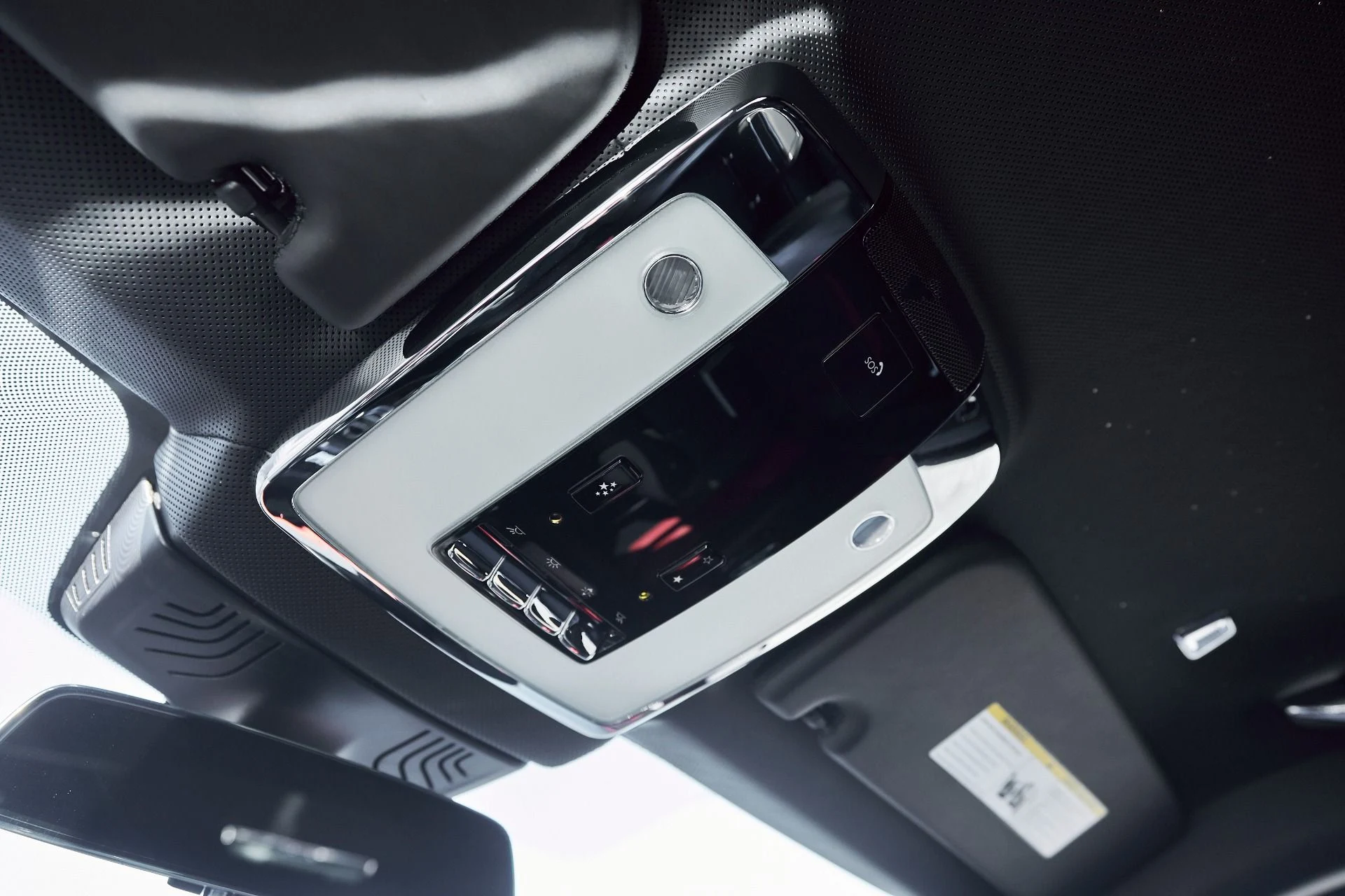 mph081_3951385132_Used_2022_Rolls_Royce_Cullinan_Black_Badge_1764038857_fc71a9616e