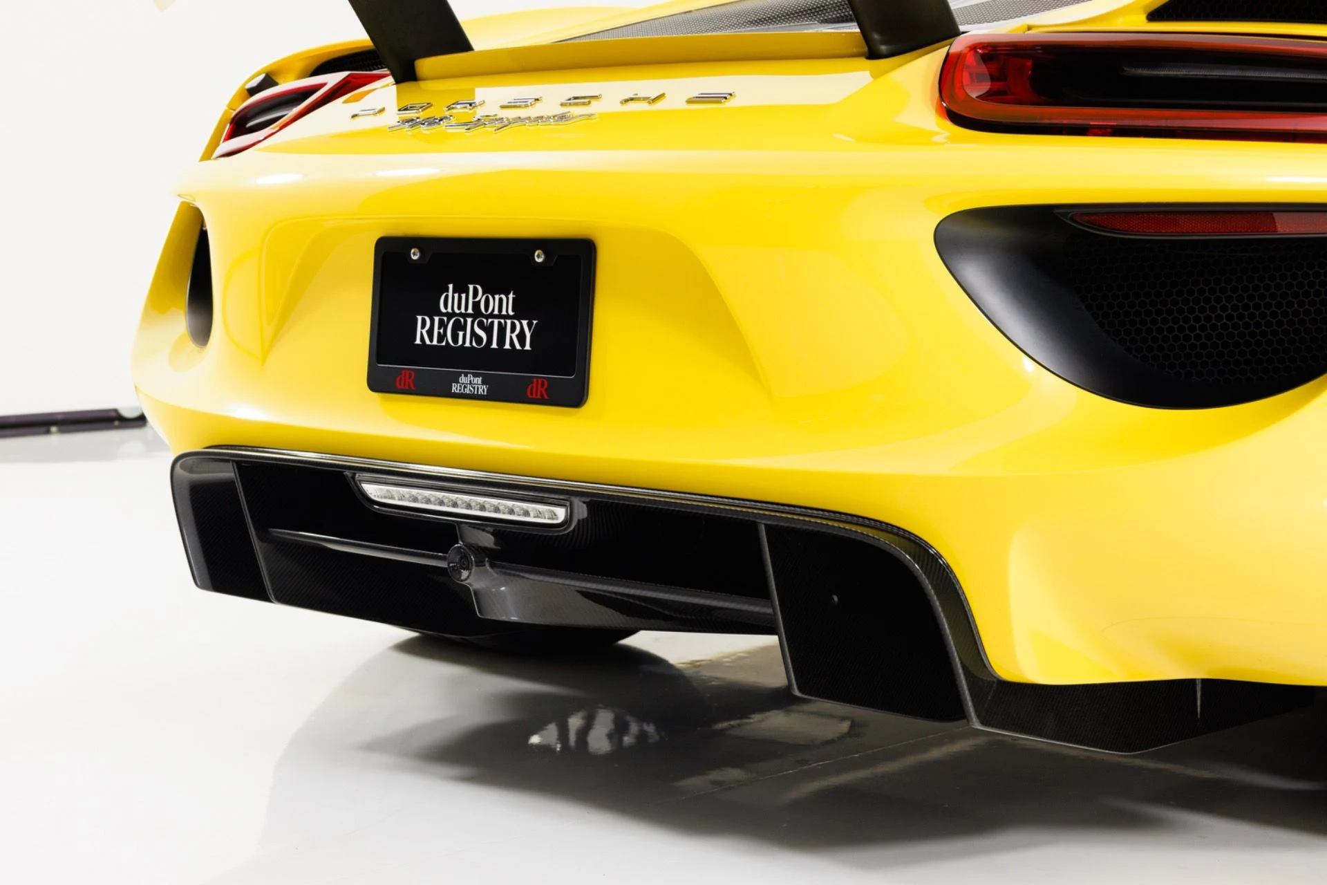 mph081_4036200041_Used_2015_Porsche_918_Spyder_1789427651_74860c60a3