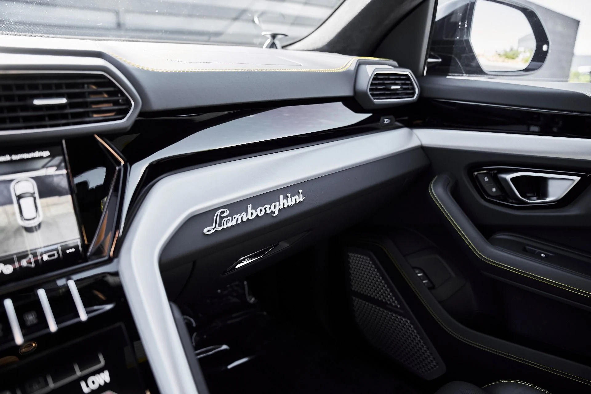 mph081_414509036_Used_2024_Lamborghini_Urus_S_1780082971_919722f954