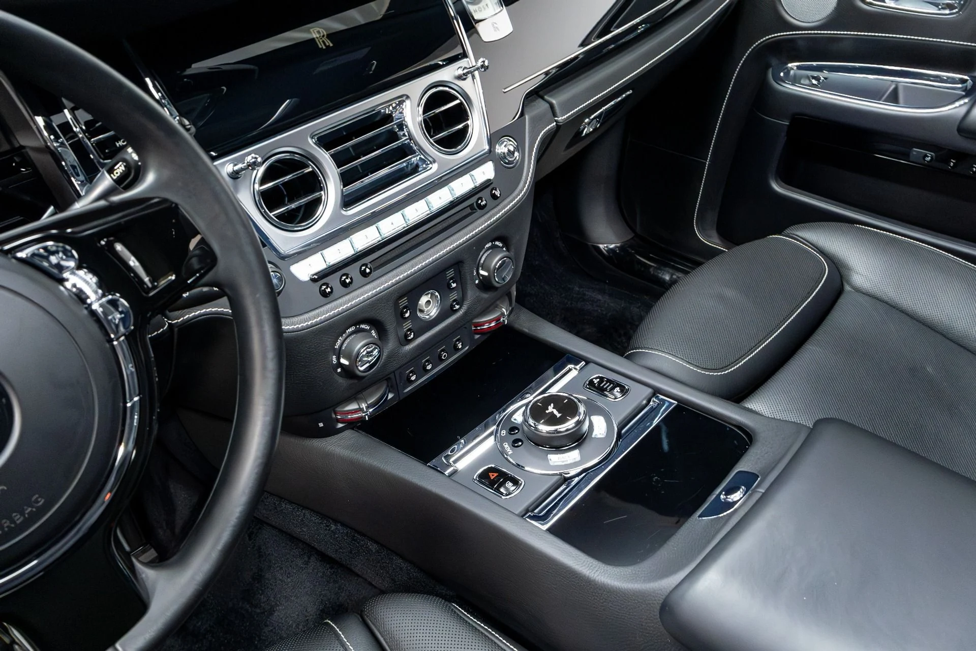 mph081_4217171531_Used_2016_Rolls_Royce_Ghost_1775019332_6207ad3cc9