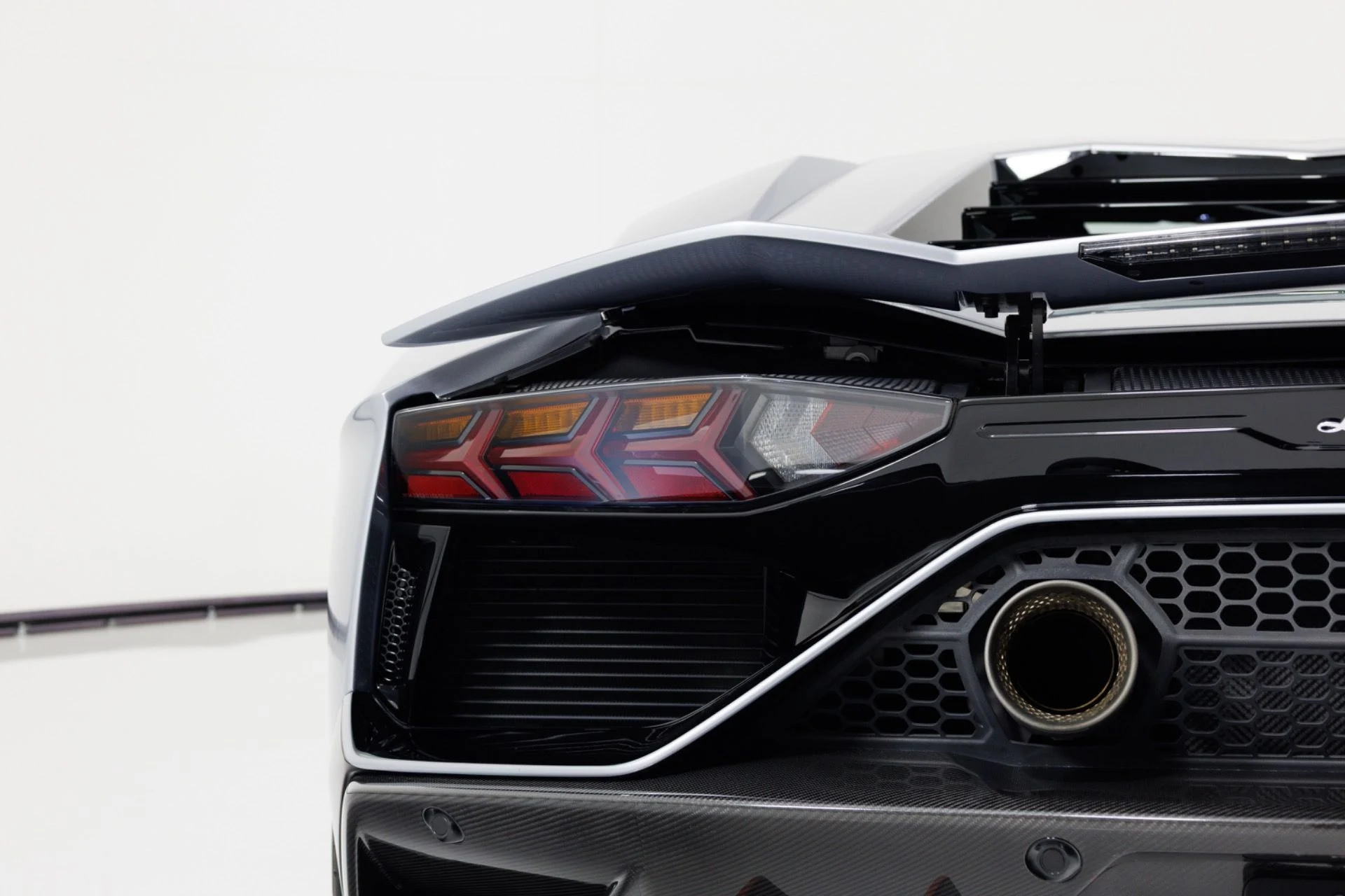 mph081_4247795823_Used_2022_Lamborghini_Aventador_LP_780_4_Ultimae_1784925969_64ecf2f8d7
