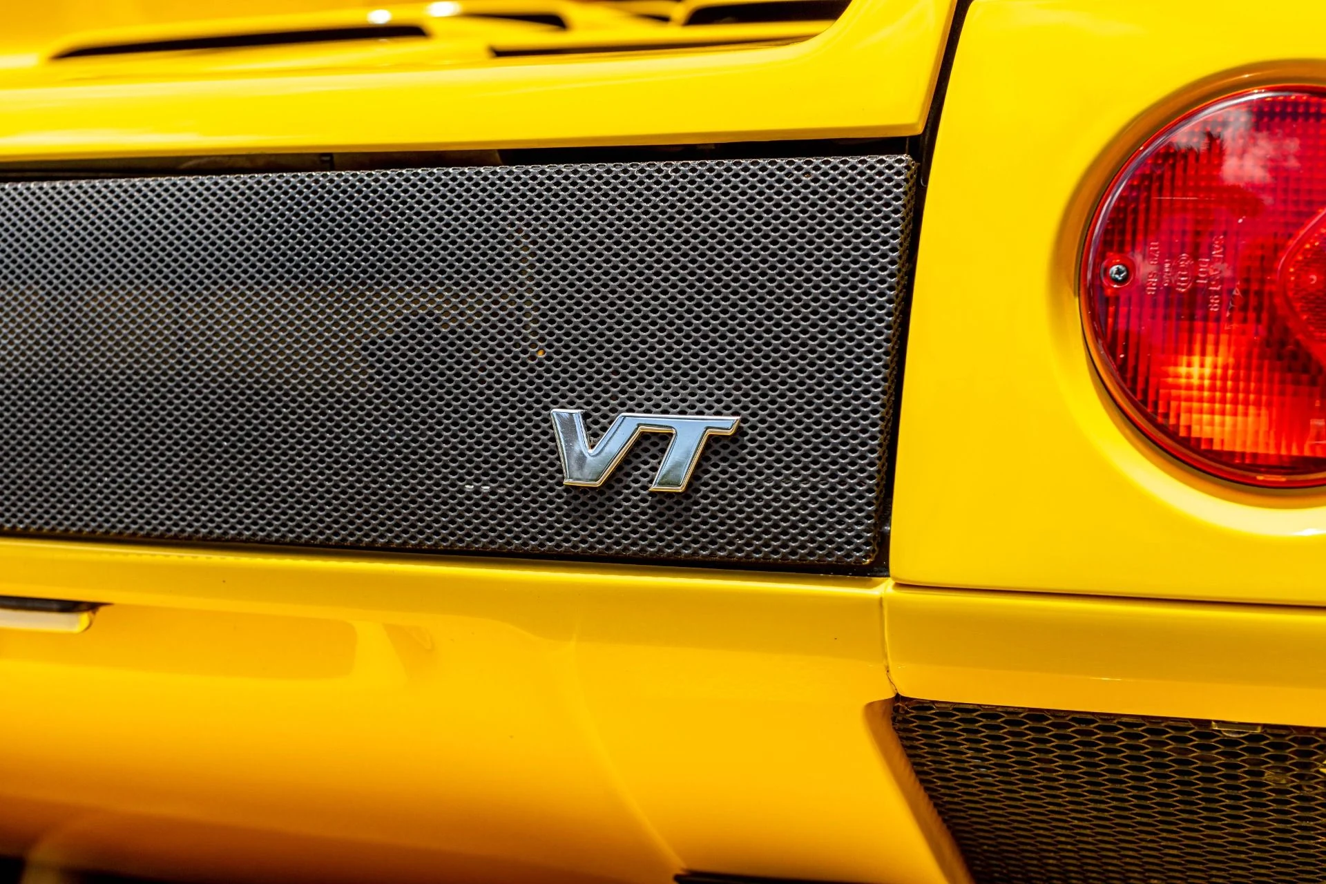 mph081_4293946069_Used_2001_Lamborghini_Diablo_VT_IMMACULATE_CONDITION_W_EXTENSIVE_CARBON_19_K_SERVICE_PERFORMED_1659125260_46e52dcc42