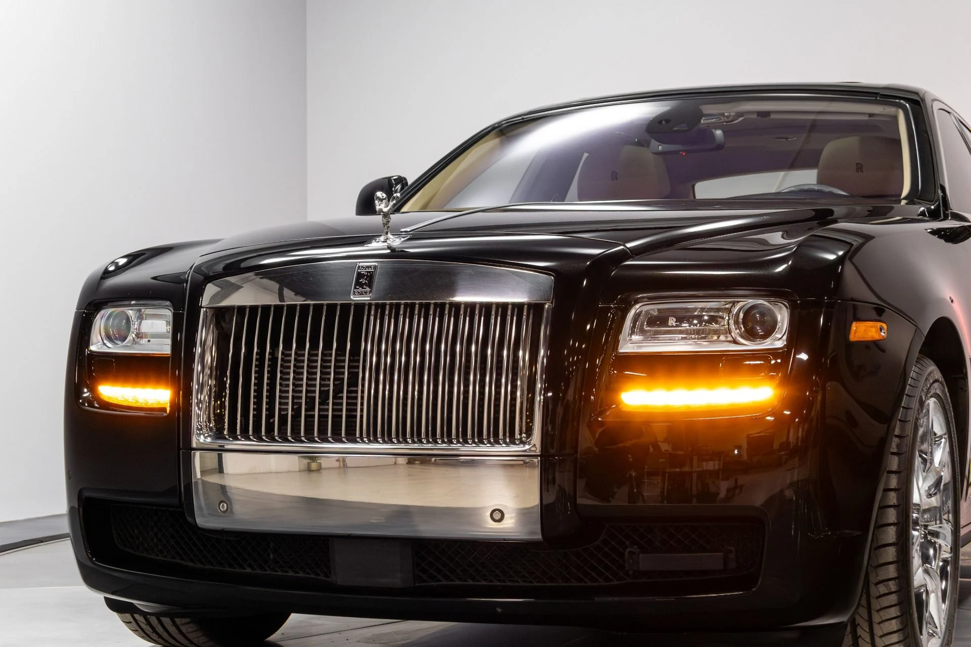 mph081_487509661_Used_2011_Rolls_Royce_Ghost_1771348774_1d9deebe9e