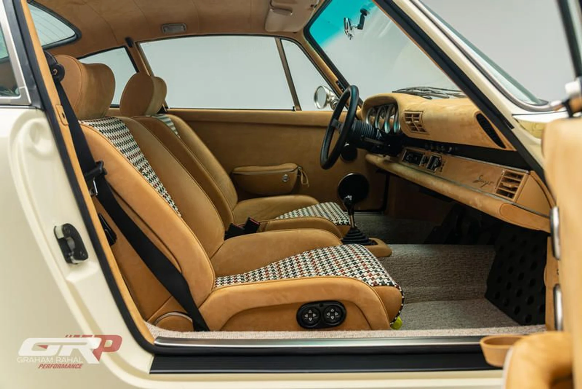 mph081_617512786_619_DD_410_1991_41_A0_98_F6_BB_52186513_BF_c8fa1e69cb