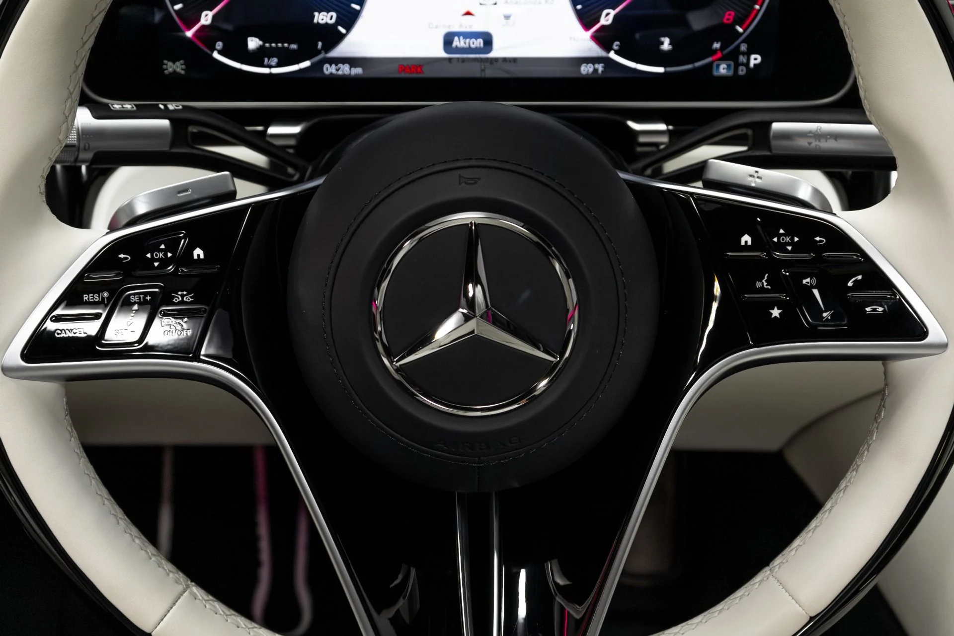 mph081_688584529_Used_2024_Mercedes_Benz_S_Class_Maybach_S_680_4_MATIC_1766187081_3014bbc78a