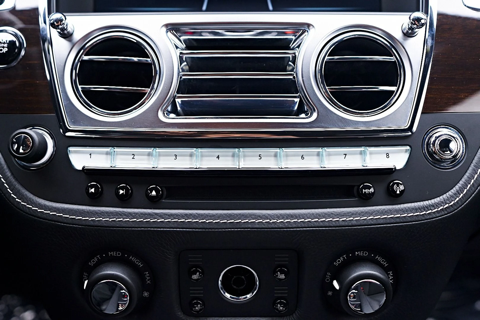 mph081_822367944_Used_2019_Rolls_Royce_Ghost_Base_1744847276_560bb89599