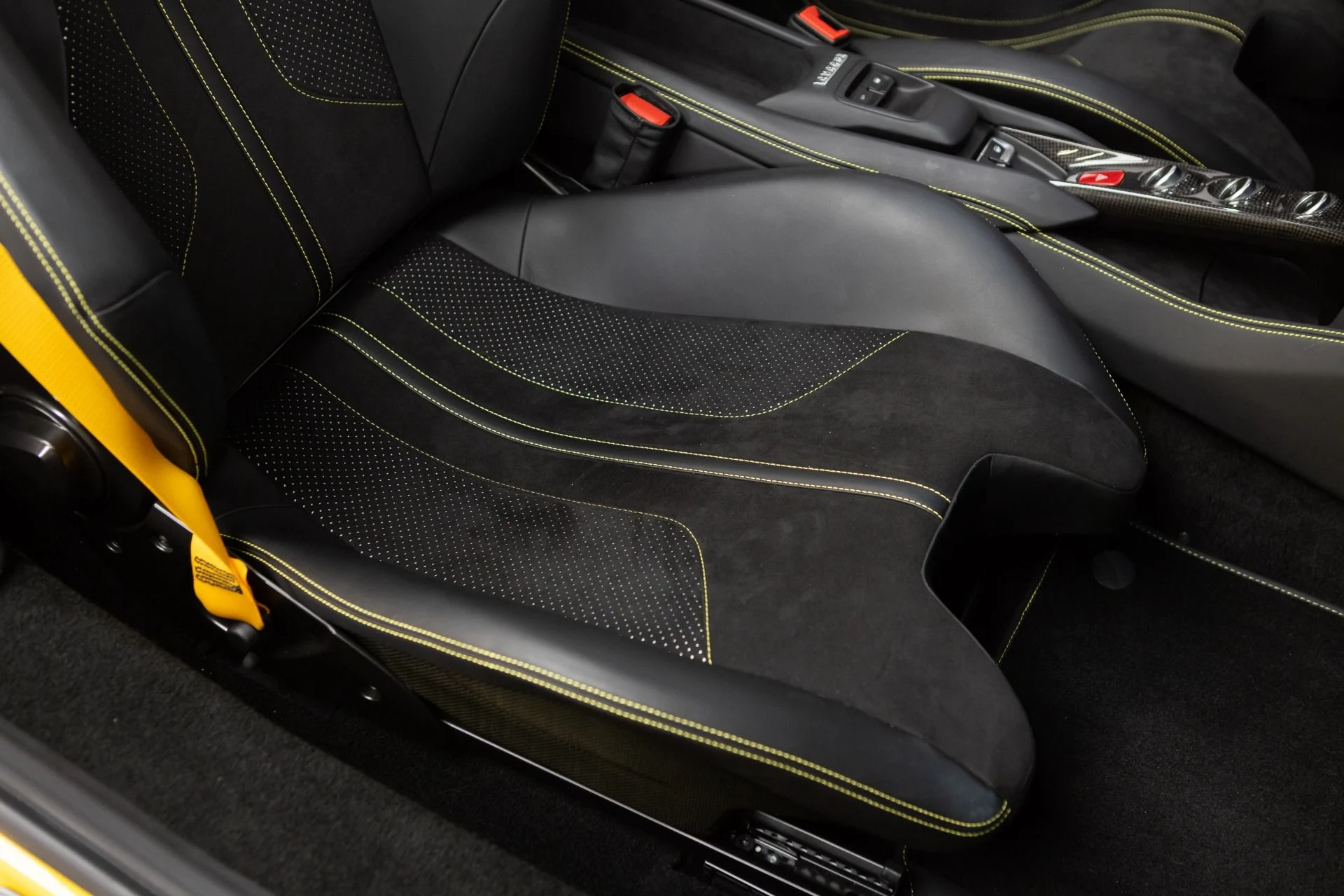 mph081_844717413_Used_2021_Ferrari_F8_Spider_1778270114_42fe6383df