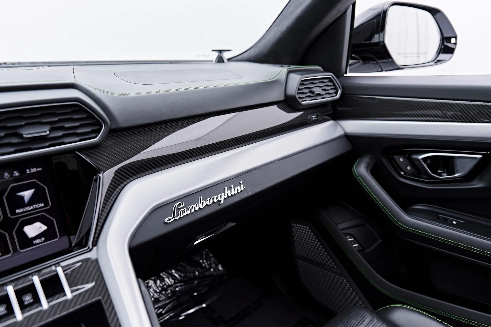 mph081_88148759_Used_2021_Lamborghini_Urus_1788458031_c5ad4207ef
