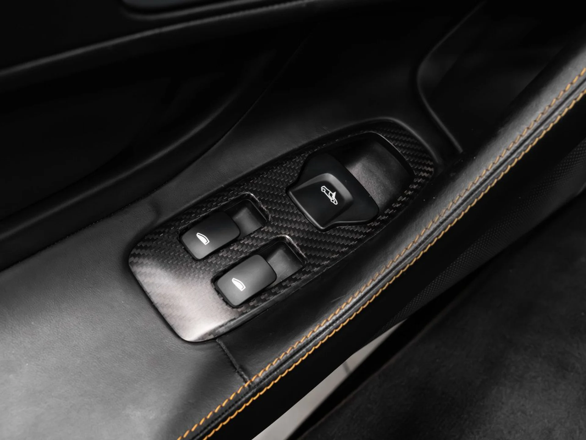 mph081_885821808_mclaren_570s_2018_a962feb274