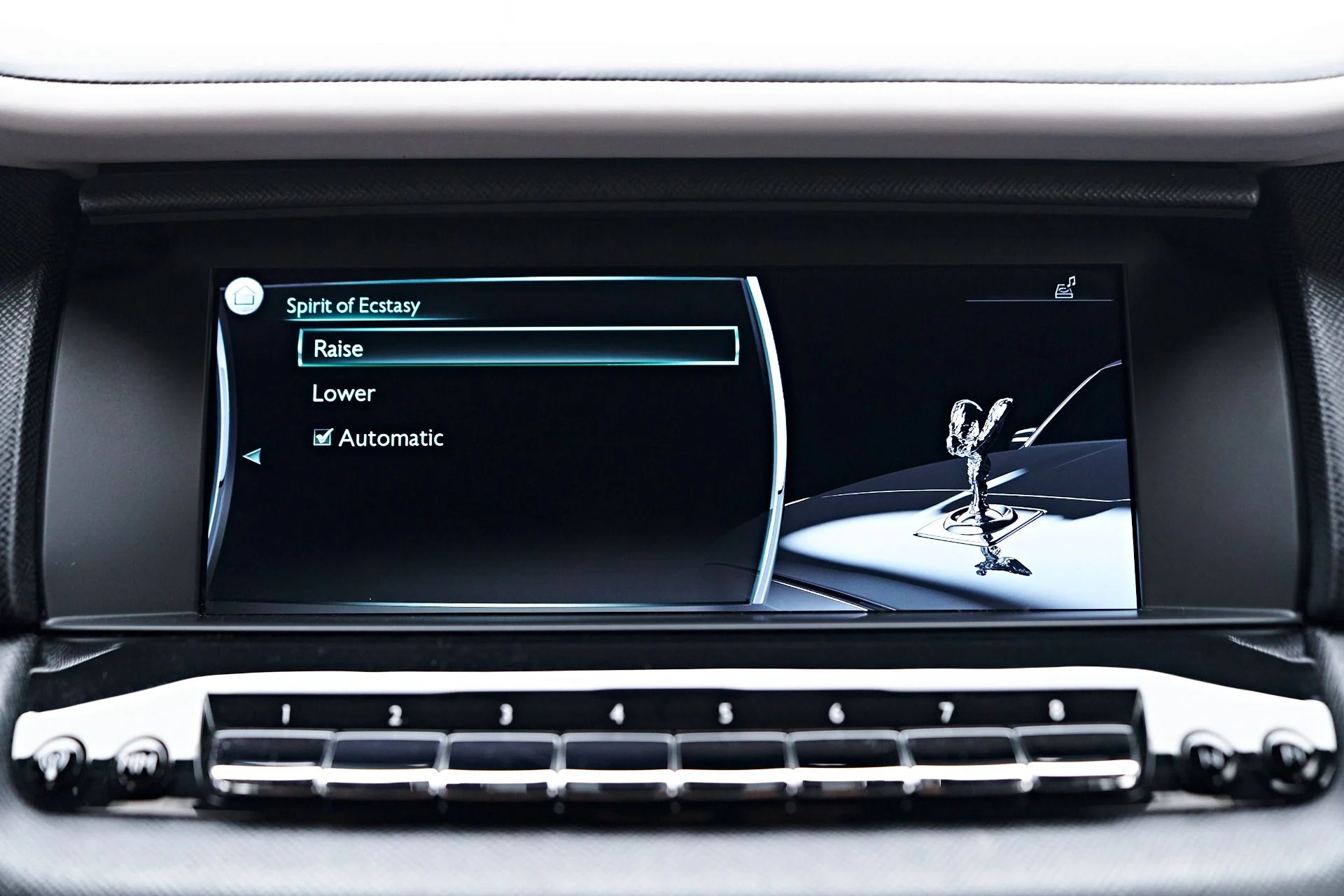 mph082_1043098_Used_2023_Rolls_Royce_Cullinan_Base_1756252121_4e99a4dadb