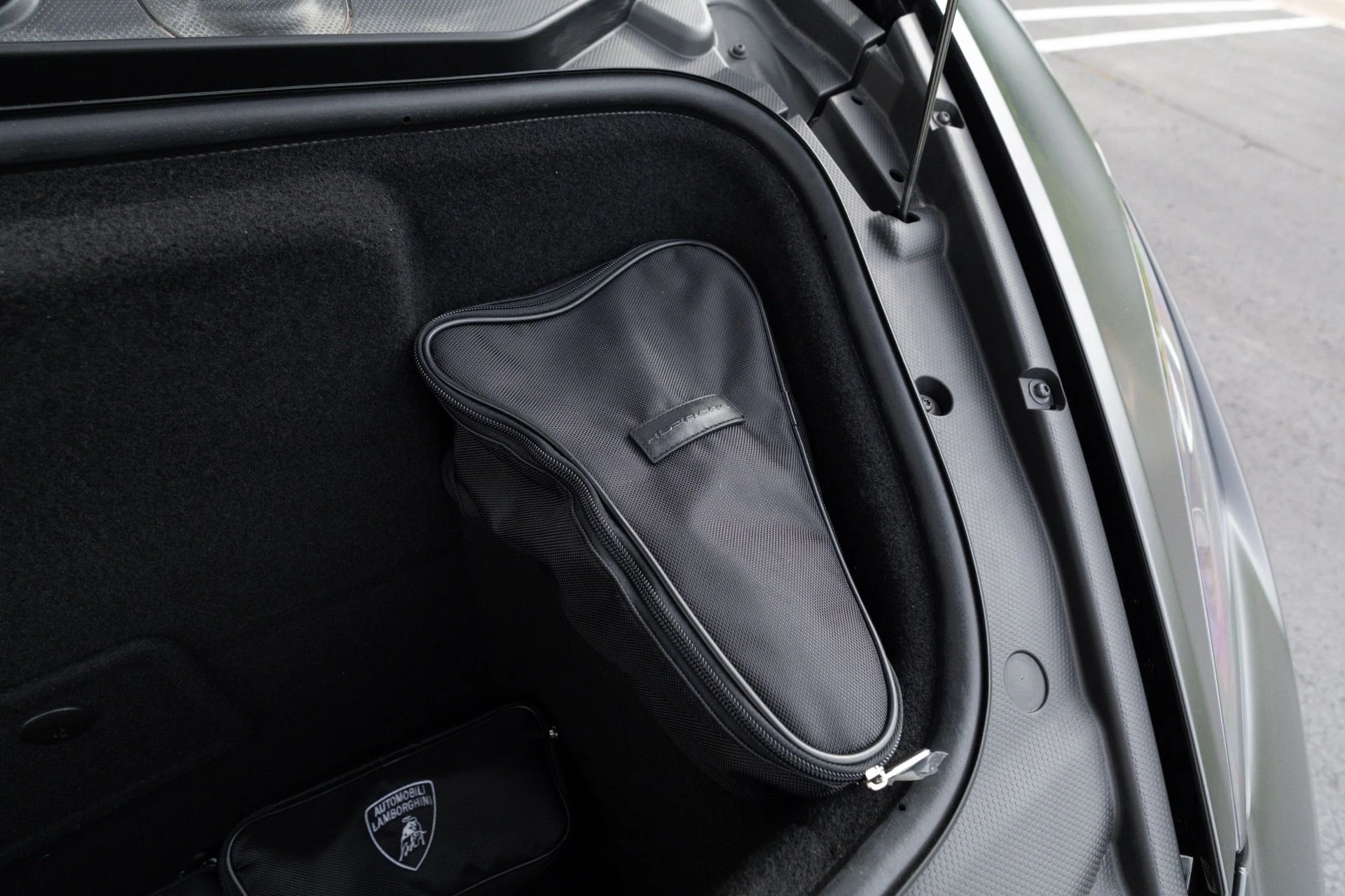 mph082_1208530854_Used_2024_Lamborghini_Huracan_Sterrato_1775279109_c8aa4d3b06