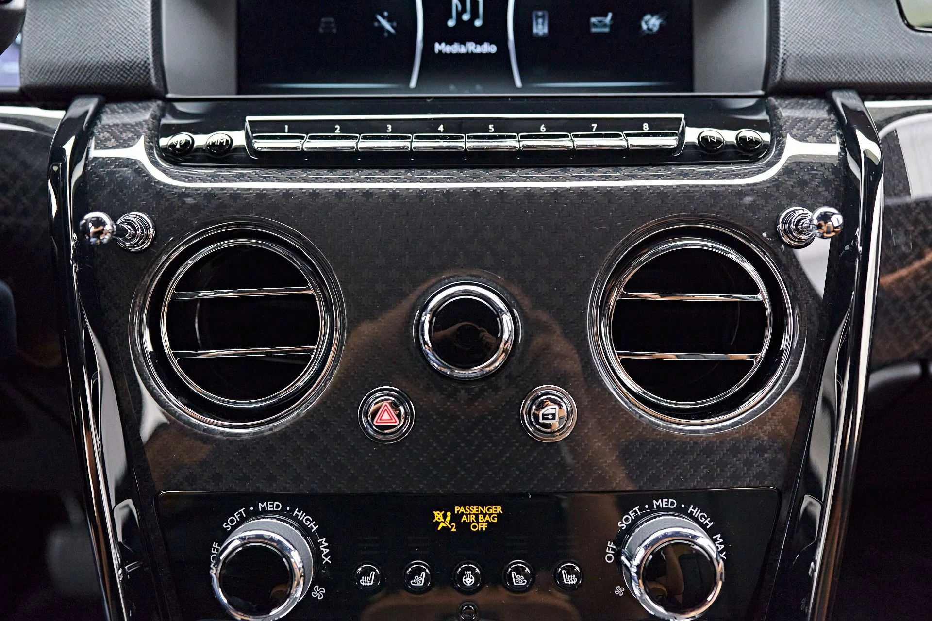 mph082_1253798587_Used_2022_Rolls_Royce_Cullinan_Base_1679686724_2c4e0e4b6f