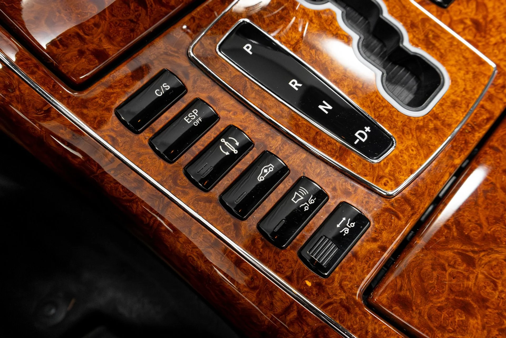 mph082_1278470350_Used_2004_Maybach_57_1769486757_d6ea89f99a