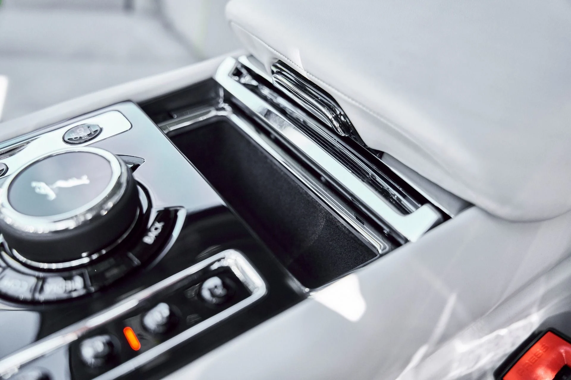 mph082_147262268_Used_2024_Rolls_Royce_Cullinan_Base_1773162696_c15abbc2ba