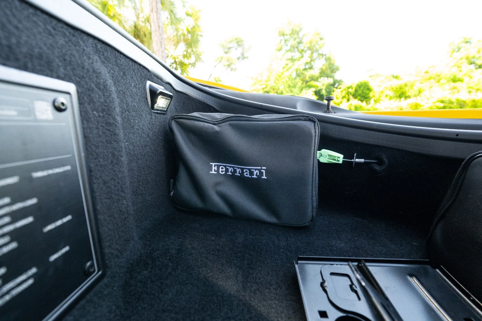 mph082_1543159858_Used_2021_Ferrari_SF_90_Stradale_1779339411_13e22666f2