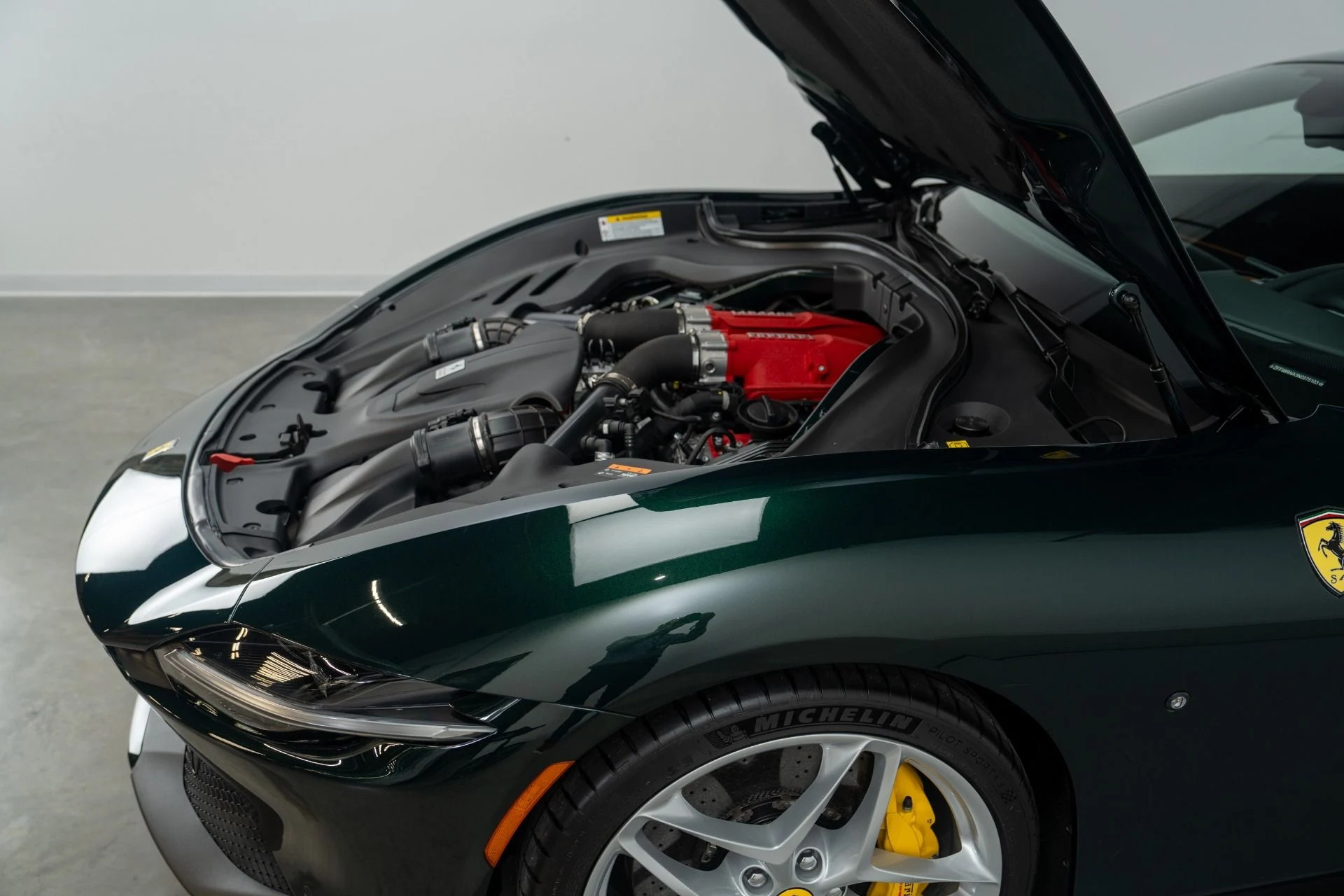 mph082_161673326_Used_2022_Ferrari_Roma_1772575262_890e834a4a