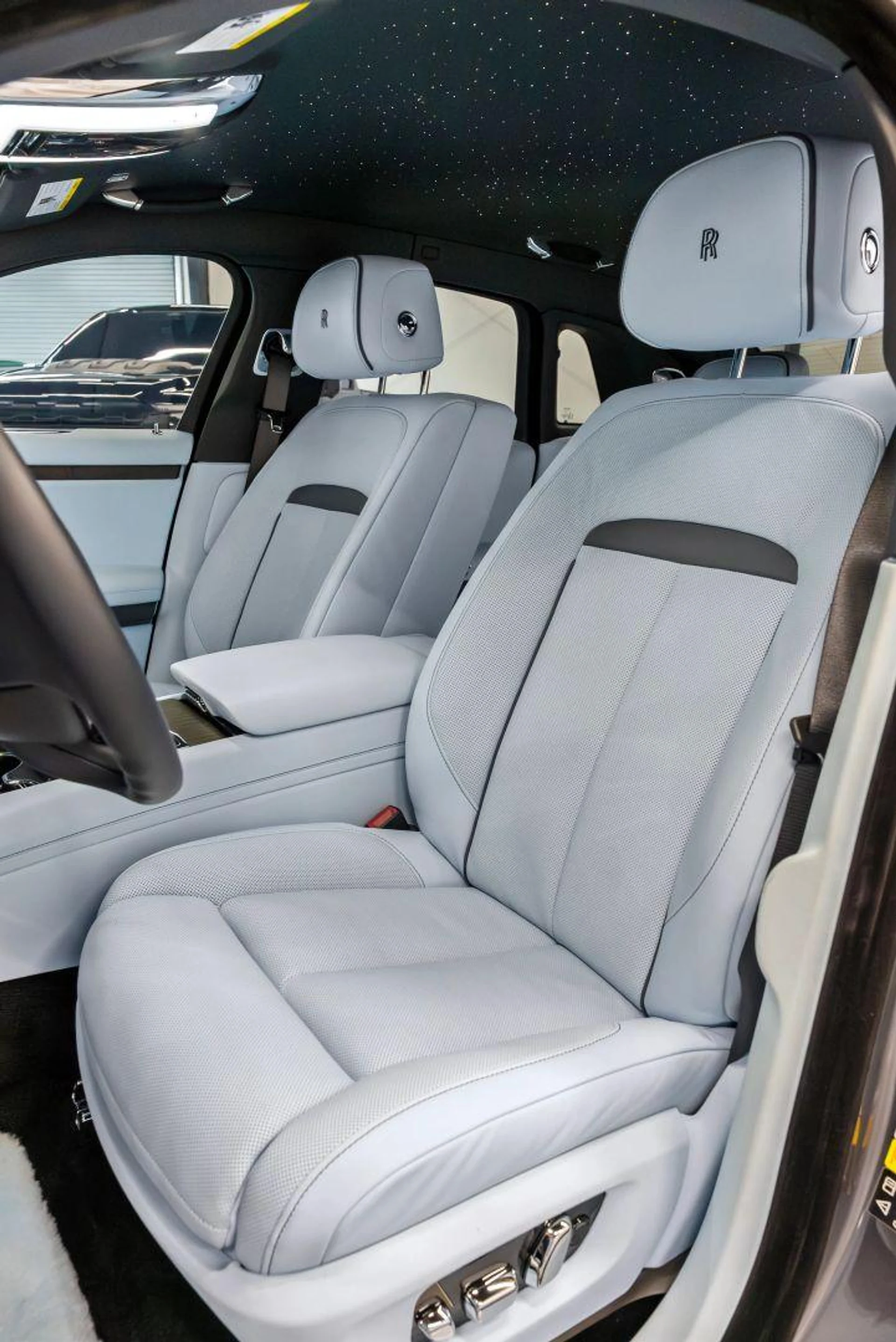 mph082_1736489872_Used_2022_Rolls_Royce_Ghost_Sedan_4_D_1783500986_03c0316eb8