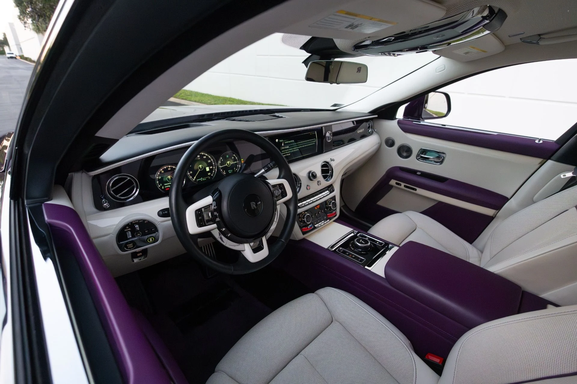 mph082_183944683_Used_2021_Rolls_Royce_Ghost_1762913749_1fb23cbda5