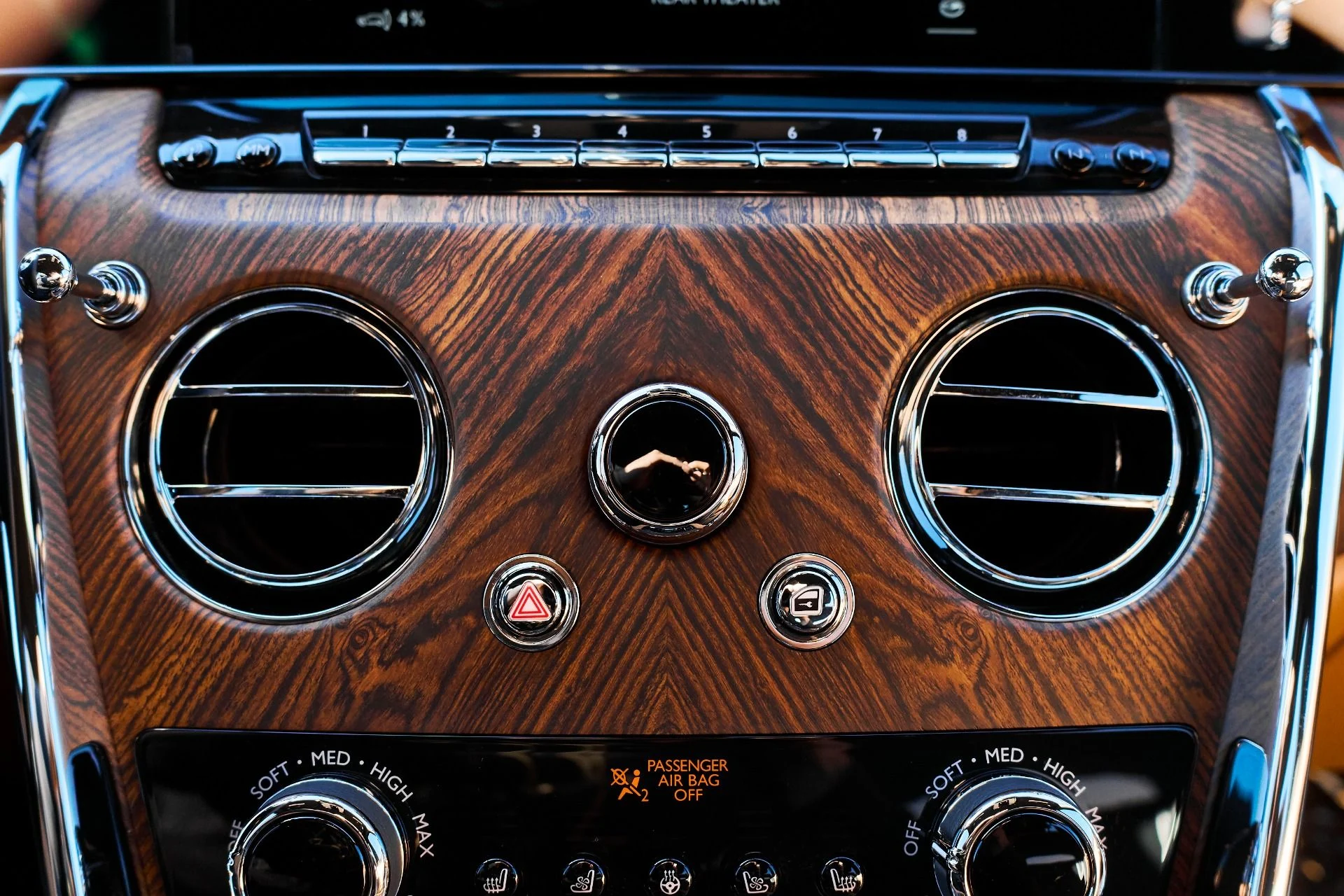 mph082_1879636448_Used_2025_Rolls_Royce_Cullinan_Base_1766020526_137ca2af45