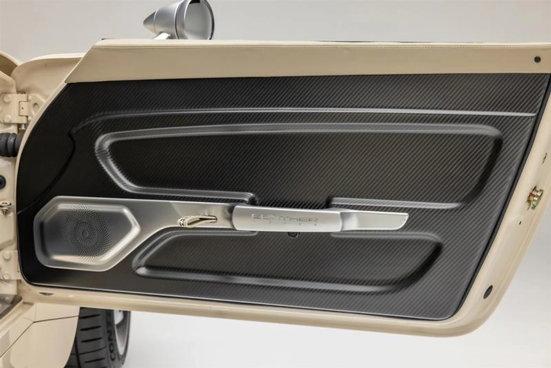 mph082_2089185799_55_DA_01_A6_BF_75_47_F6_9_DFF_D046_F504011_F_4d237fc6e7