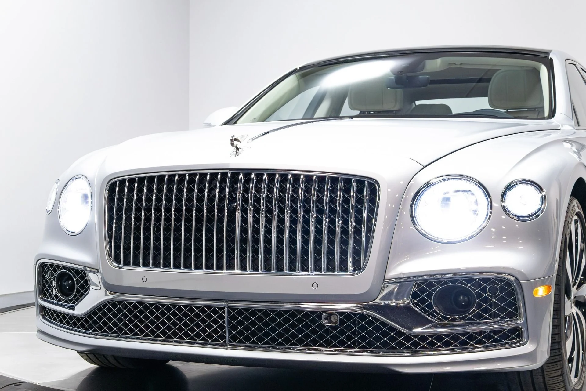 mph082_2146743504_Used_2021_Bentley_Flying_Spur_W12_1772666284_1c8475d2d2