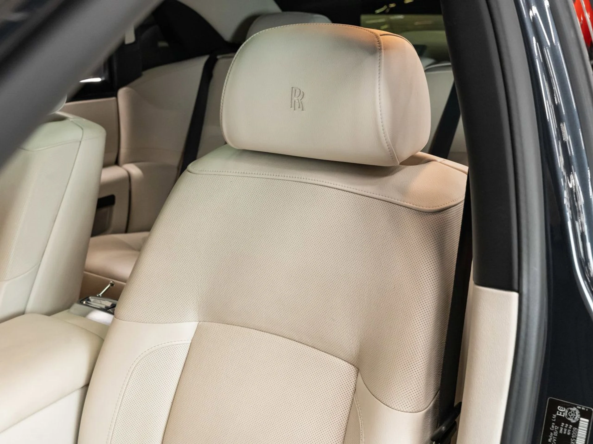 mph082_2149745120_rolls_royce_ghost_2012_9e15ace428