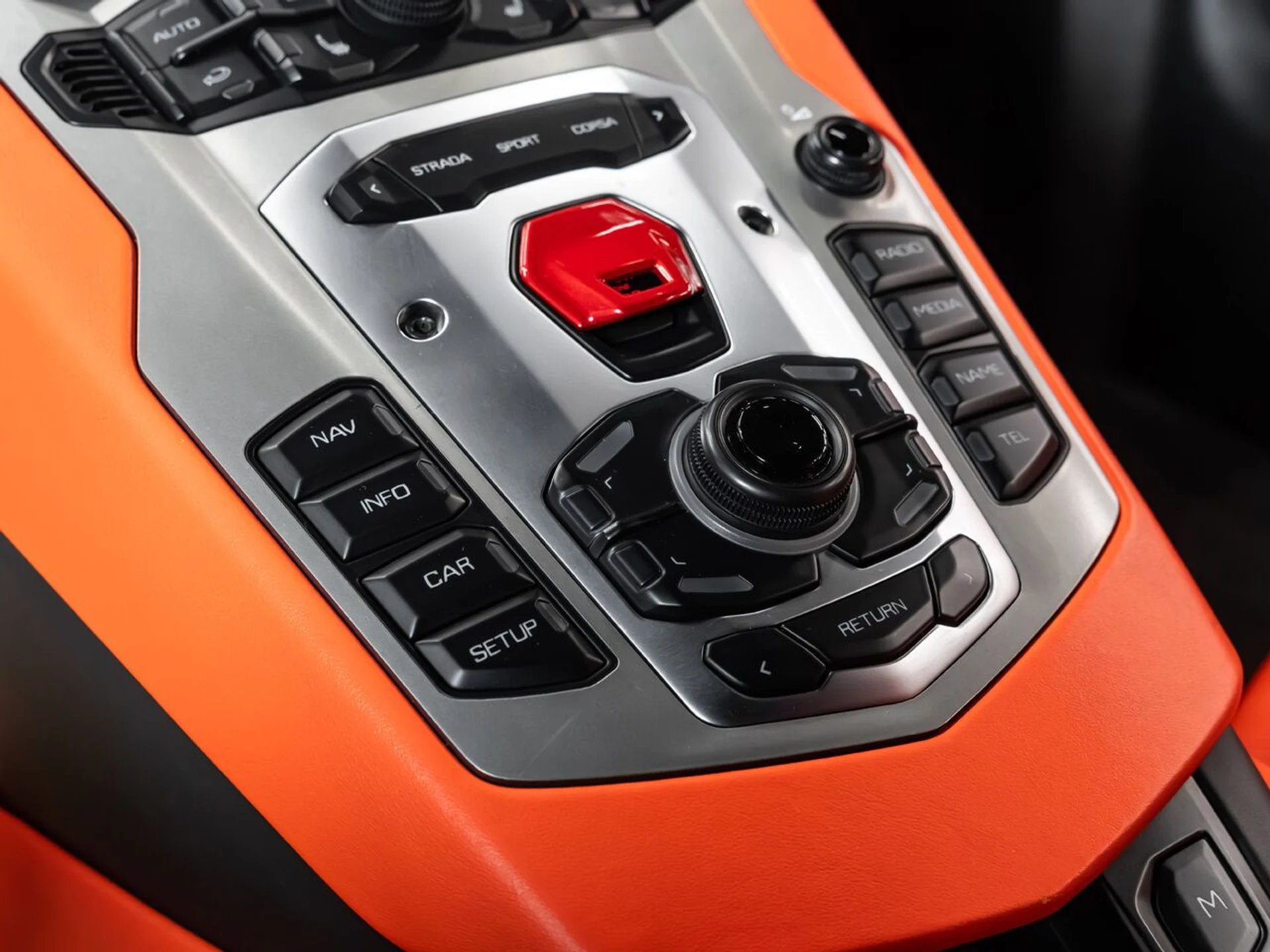 mph082_219773334_lamborghini_aventador_2015_b67fd450b1