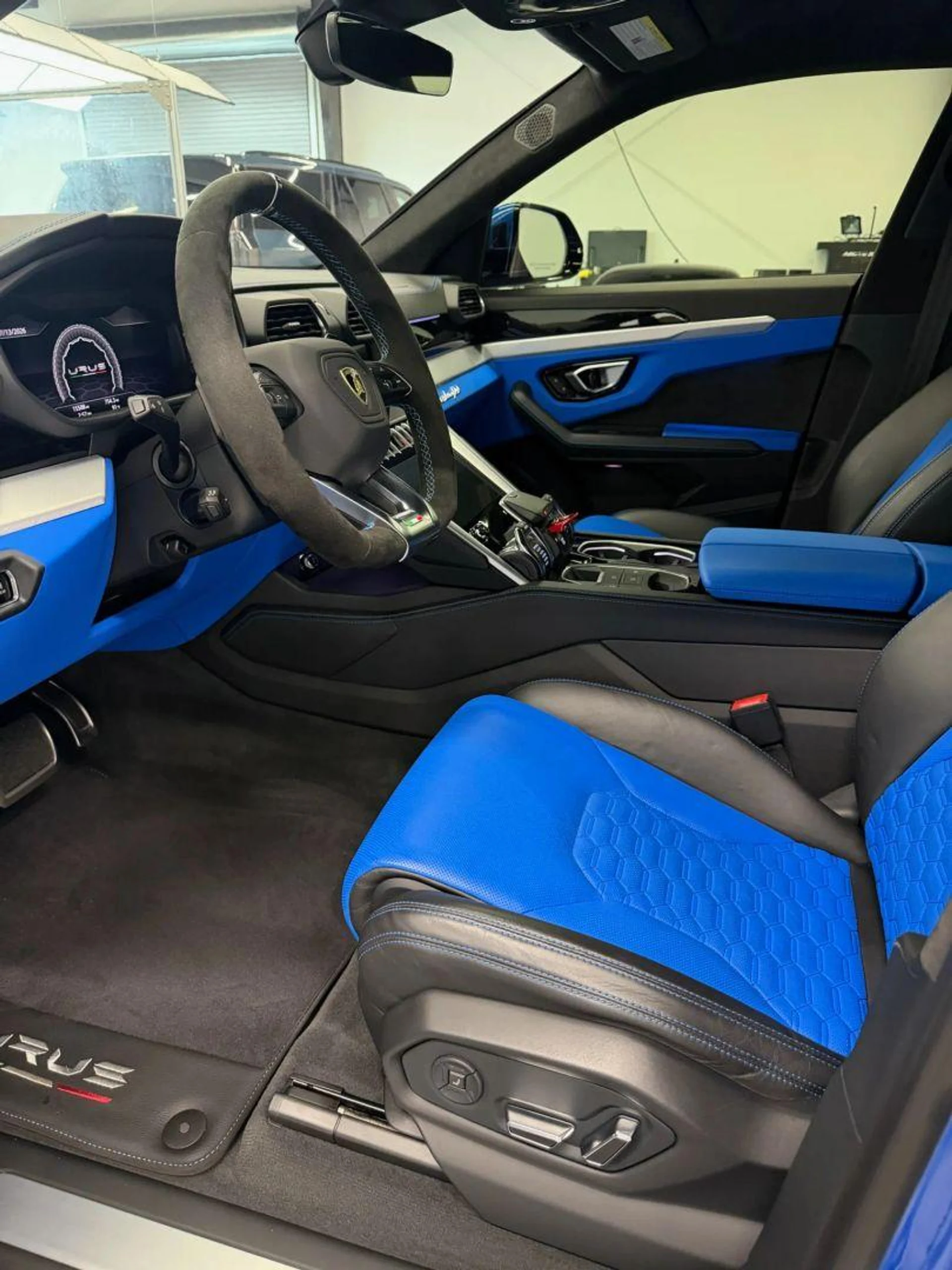 mph082_2248450181_Used_2019_Lamborghini_Urus_Sport_Utility_4_D_1784105716_cc3ddc3d26